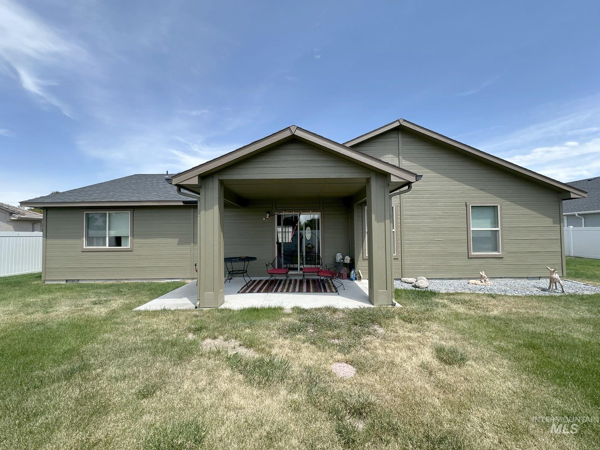 1340 Jakes Drive, Ontario, Oregon 97914, 3 Bedrooms, 2 Bathrooms, Residential For Sale, Price $349,900, 98987735