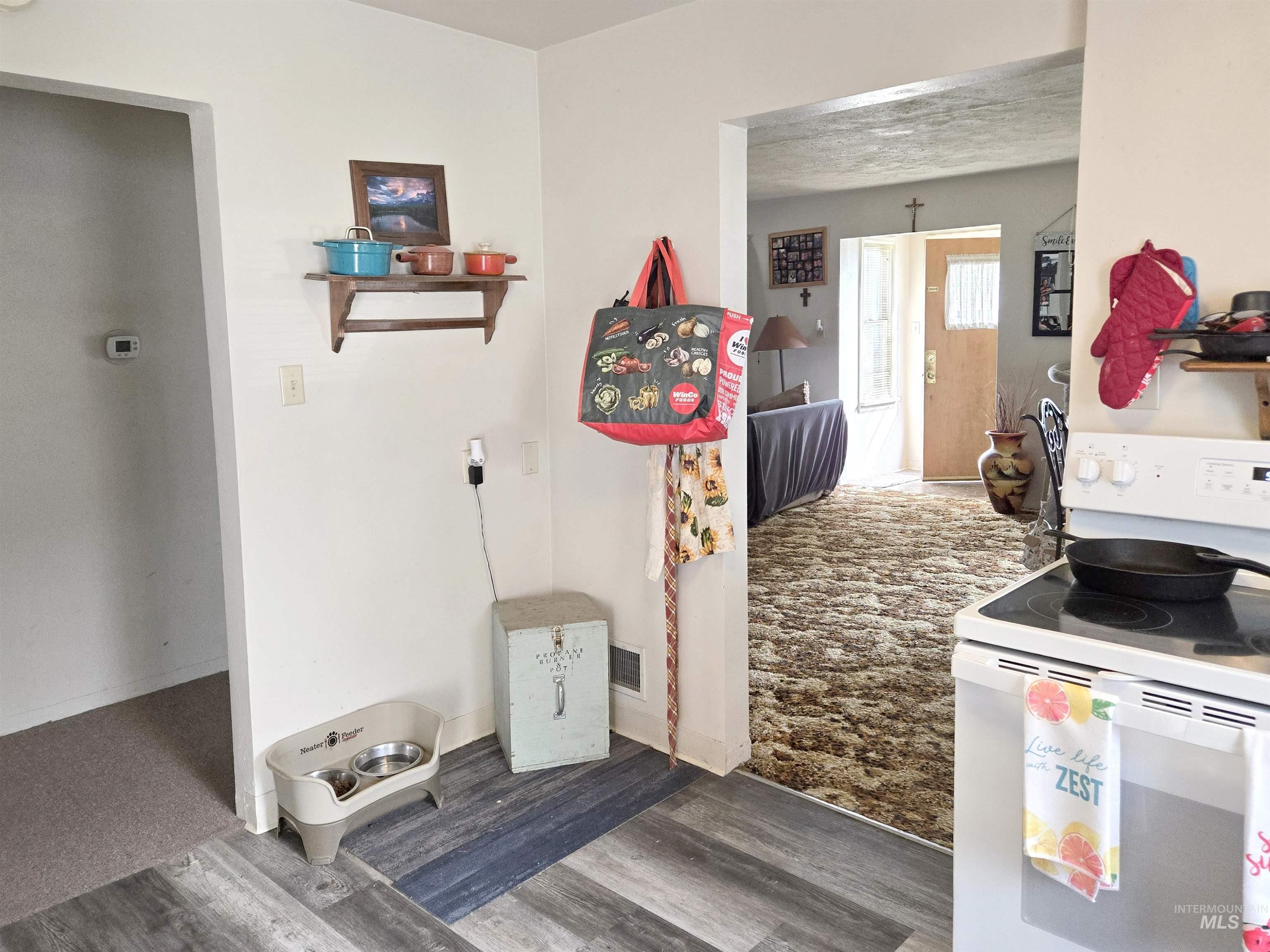 357 6th Ave. N., Twin Falls, Idaho 83301, 2 Bedrooms, 1 Bathroom, Residential Income For Sale, Price $370,000, 98987736