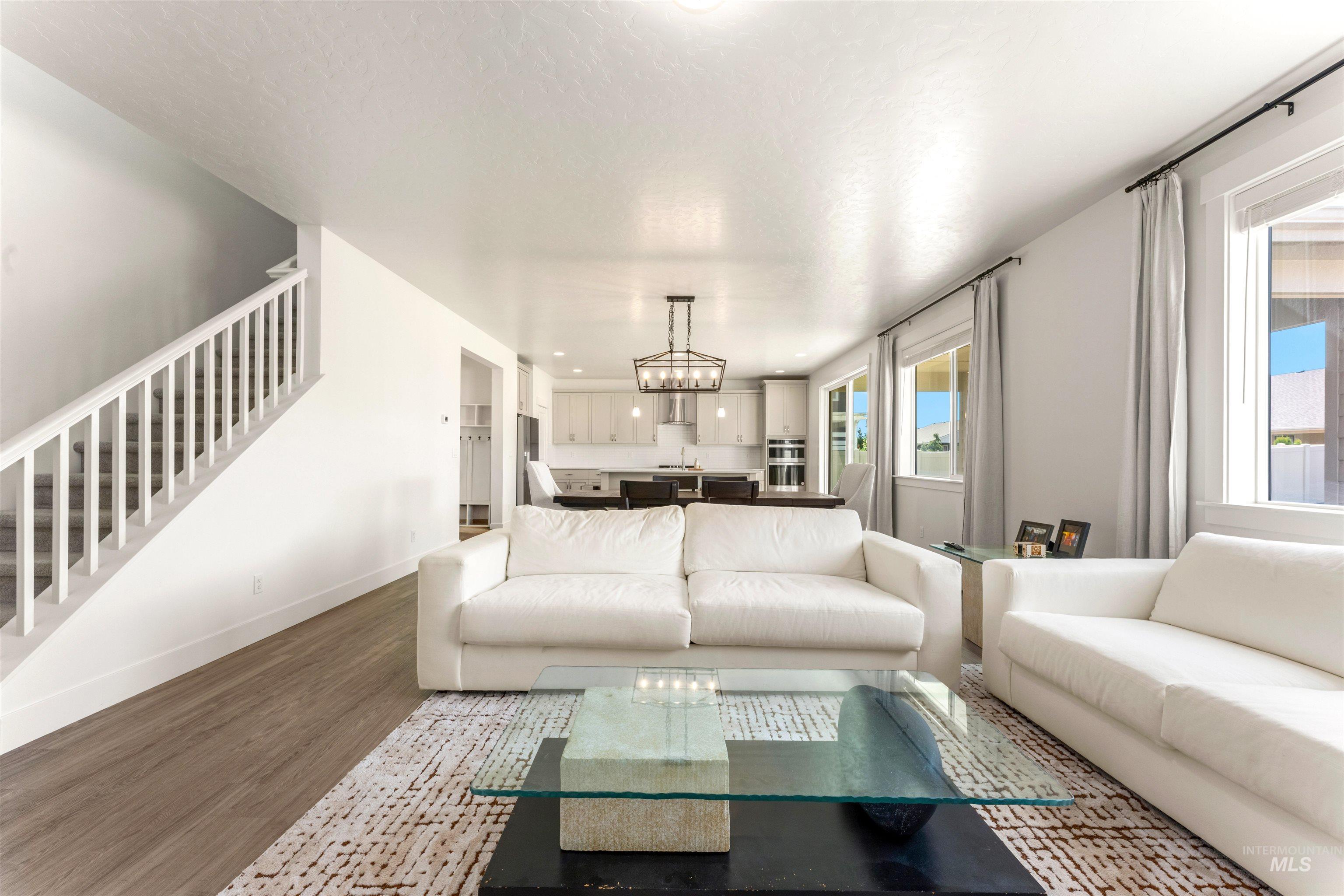 5361 W Avilla Dr., Meridian, Idaho 83646, 4 Bedrooms, 2.5 Bathrooms, Residential For Sale, Price $679,900, 98987739