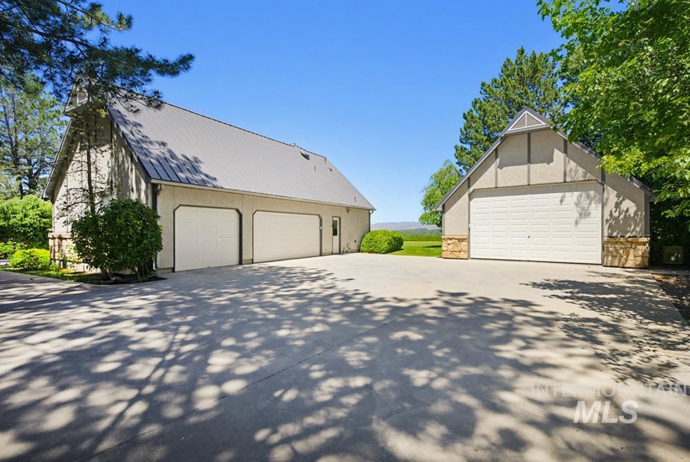10320 W Whispering Cliffs Dr, Boise, Idaho 83704, 5 Bedrooms, 4.5 Bathrooms, Residential For Sale, Price $1,650,000, 98987741