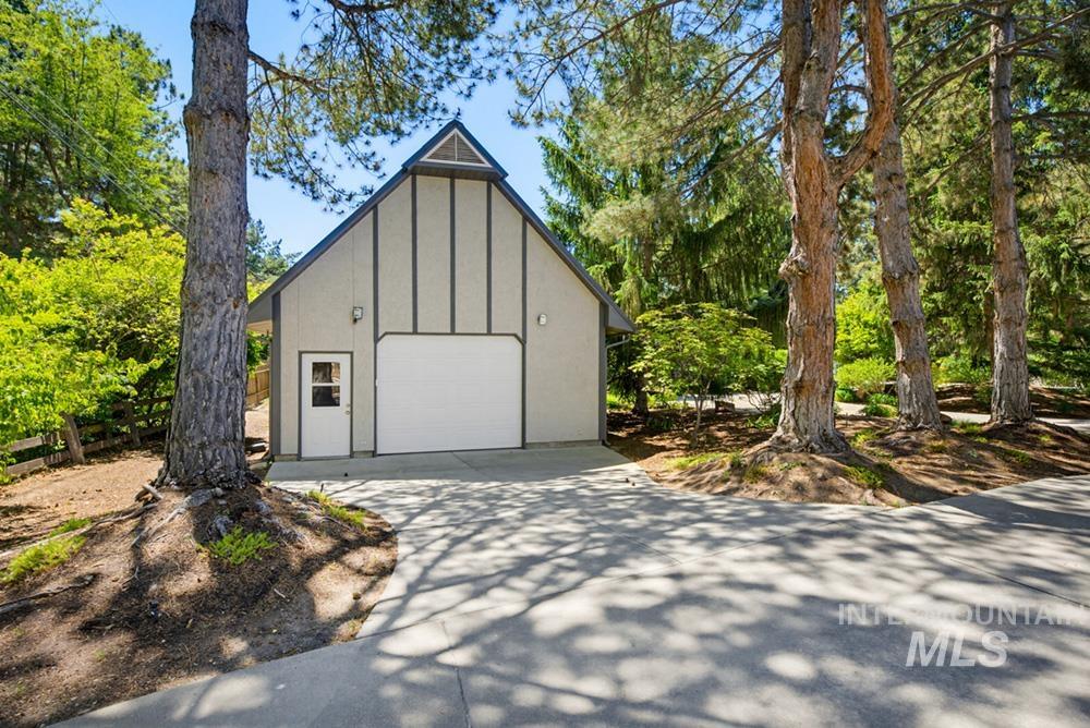 10320 W Whispering Cliffs Dr, Boise, Idaho 83704, 5 Bedrooms, 4.5 Bathrooms, Residential For Sale, Price $1,650,000, 98987741
