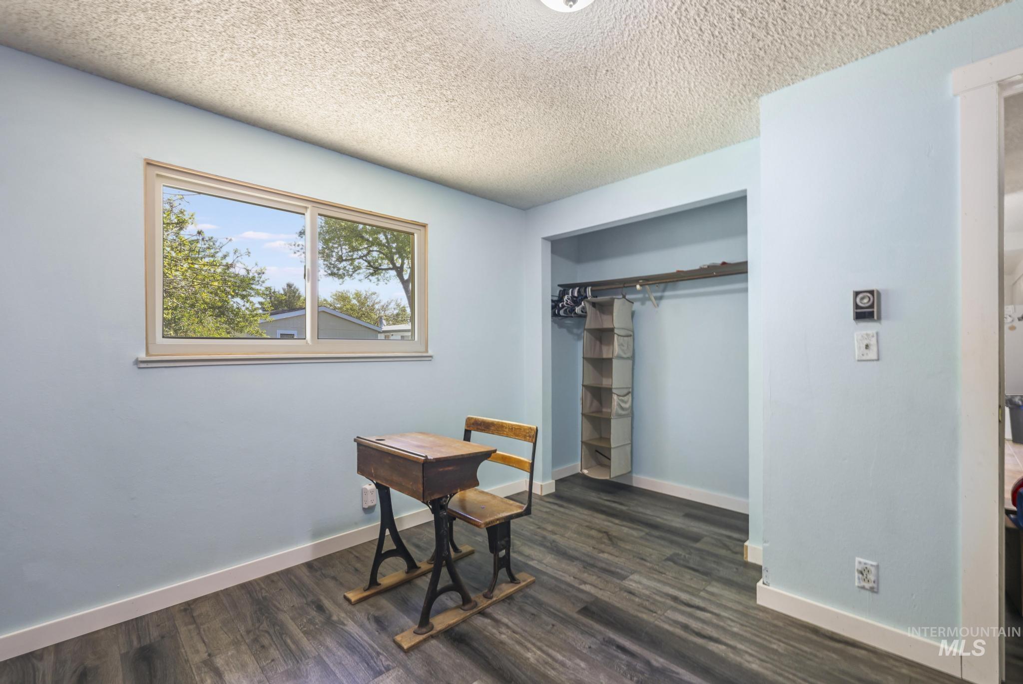 112 Sunset Cir, Buhl, Idaho 83316, 3 Bedrooms, 1.5 Bathrooms, Residential For Sale, Price $255,000, 98987742
