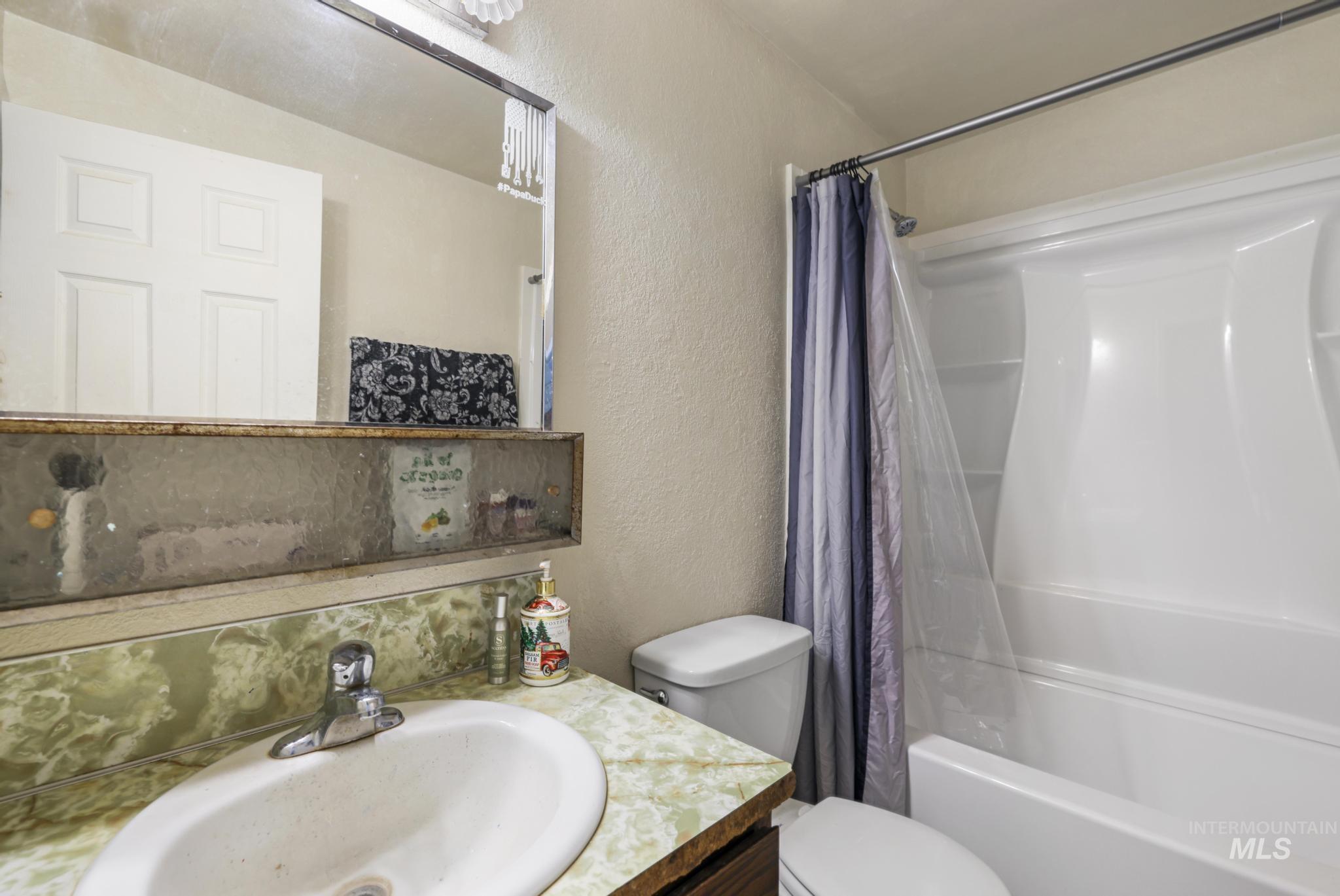 112 Sunset Cir, Buhl, Idaho 83316, 3 Bedrooms, 1.5 Bathrooms, Residential For Sale, Price $255,000, 98987742