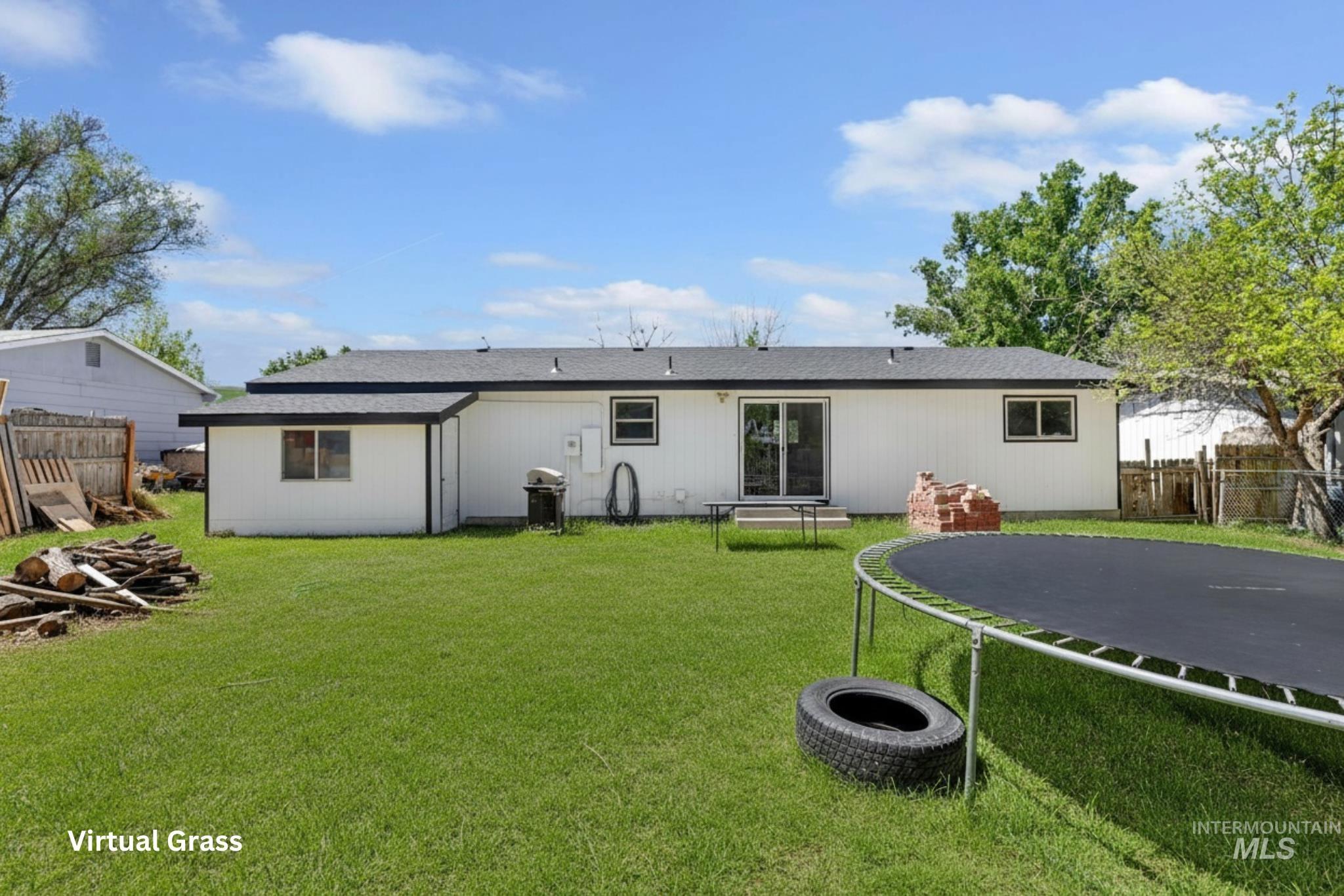 112 Sunset Cir, Buhl, Idaho 83316, 3 Bedrooms, 1.5 Bathrooms, Residential For Sale, Price $255,000, 98987742