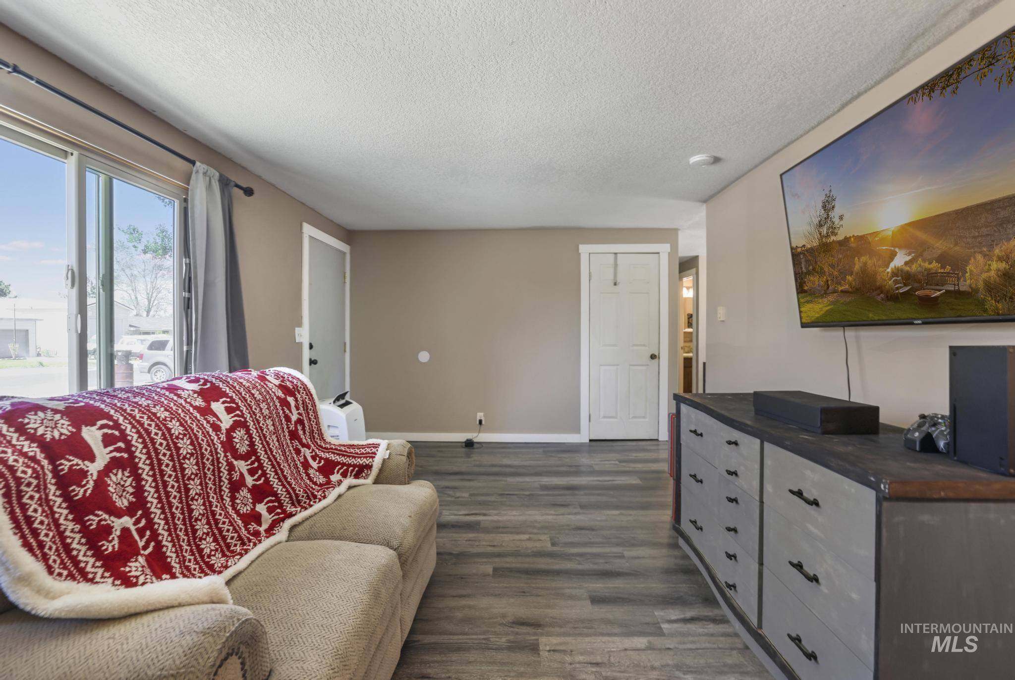 112 Sunset Cir, Buhl, Idaho 83316, 3 Bedrooms, 1.5 Bathrooms, Residential For Sale, Price $255,000, 98987742