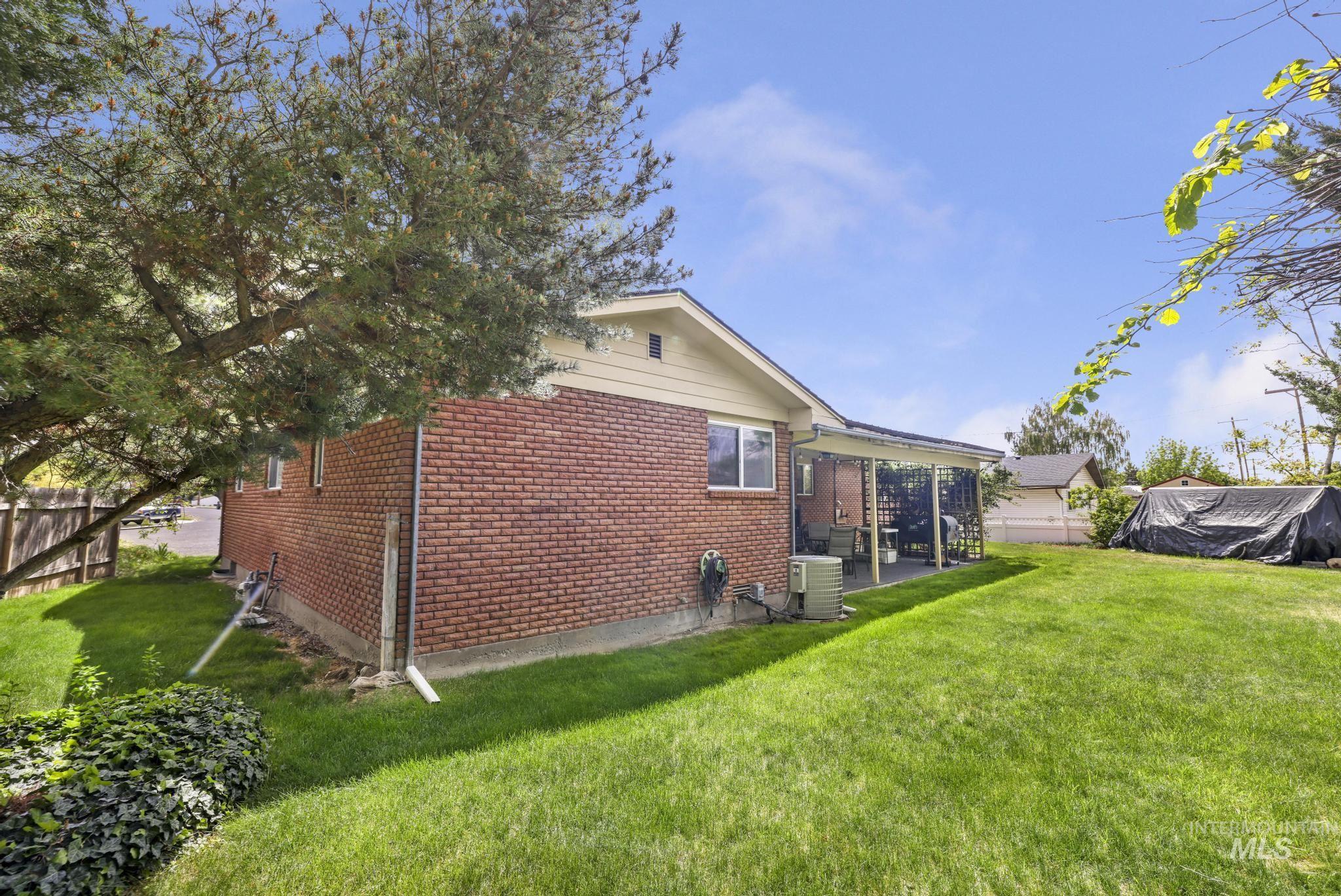 188 Blair Dr, Twin Falls, Idaho 83301, 3 Bedrooms, 2.5 Bathrooms, Residential For Sale, Price $372,000, 98987744