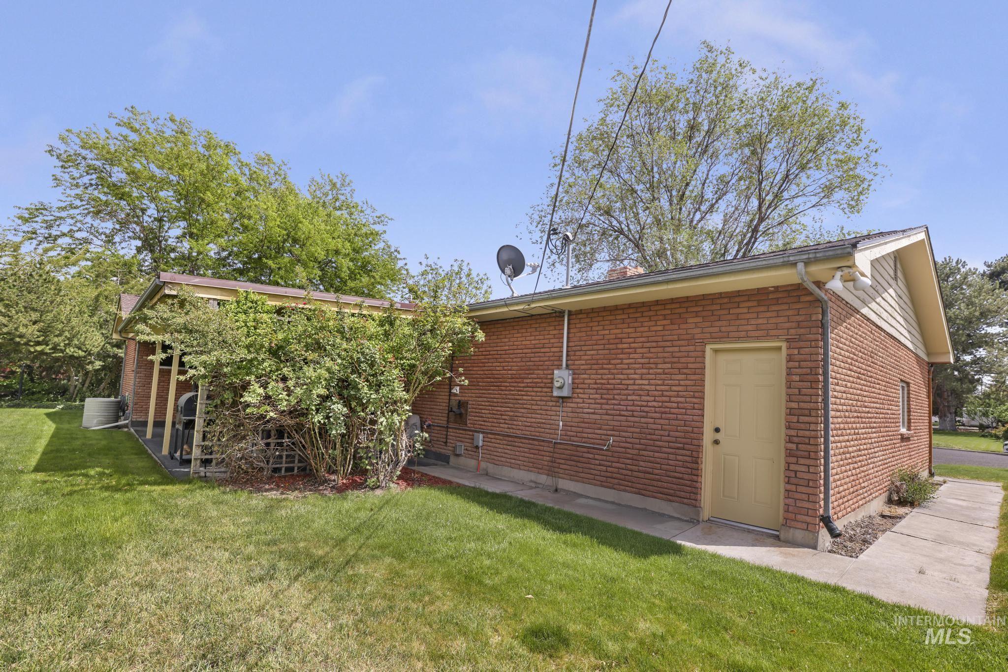 188 Blair Dr, Twin Falls, Idaho 83301, 3 Bedrooms, 2.5 Bathrooms, Residential For Sale, Price $372,000, 98987744