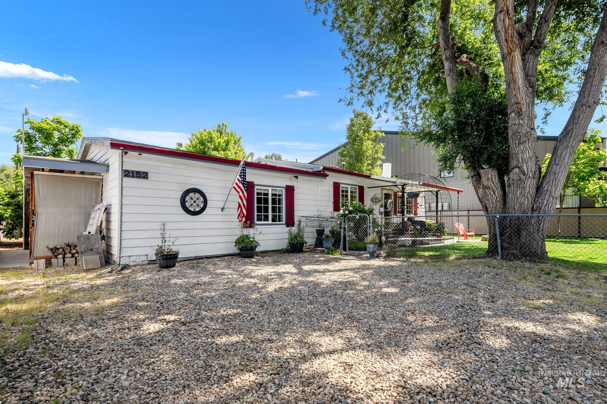 2152 E State Street, Eagle, Idaho 83616, 3 Bedrooms, 1.5 Bathrooms, Residential For Sale, Price $975,000, 98987746