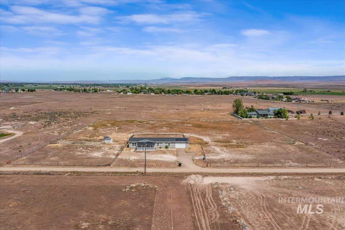 2200 SE Lone Star Dr, Mountain Home, Idaho 83647, 4 Bedrooms, 2 Bathrooms, Residential For Sale, Price $524,900, 98987747