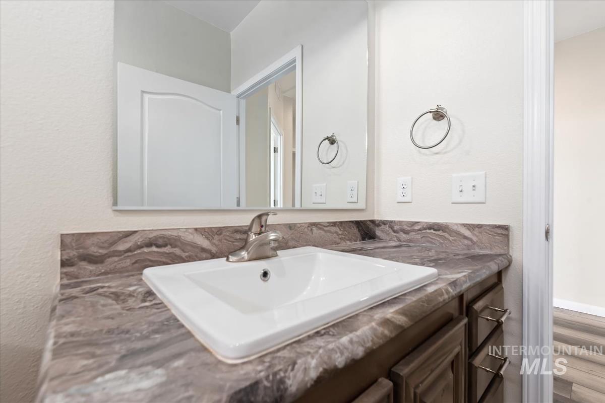 2200 SE Lone Star Dr, Mountain Home, Idaho 83647, 4 Bedrooms, 2 Bathrooms, Residential For Sale, Price $524,900, 98987747