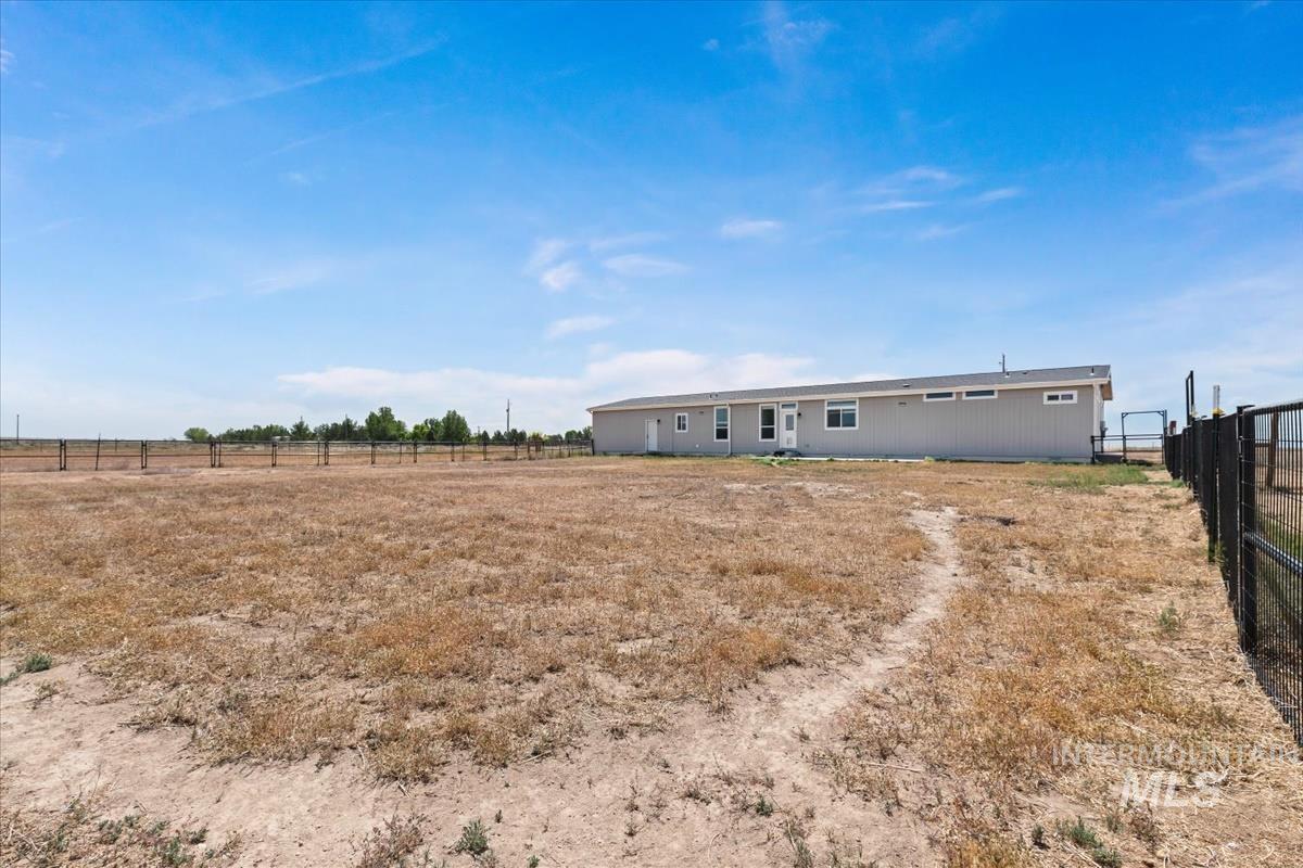 2200 SE Lone Star Dr, Mountain Home, Idaho 83647, 4 Bedrooms, 2 Bathrooms, Residential For Sale, Price $524,900, 98987747