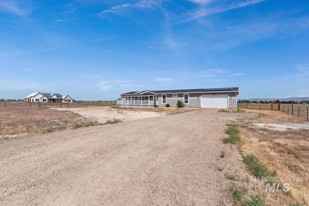 2200 SE Lone Star Dr, Mountain Home, Idaho 83647, 4 Bedrooms, 2 Bathrooms, Residential For Sale, Price $524,900, 98987747