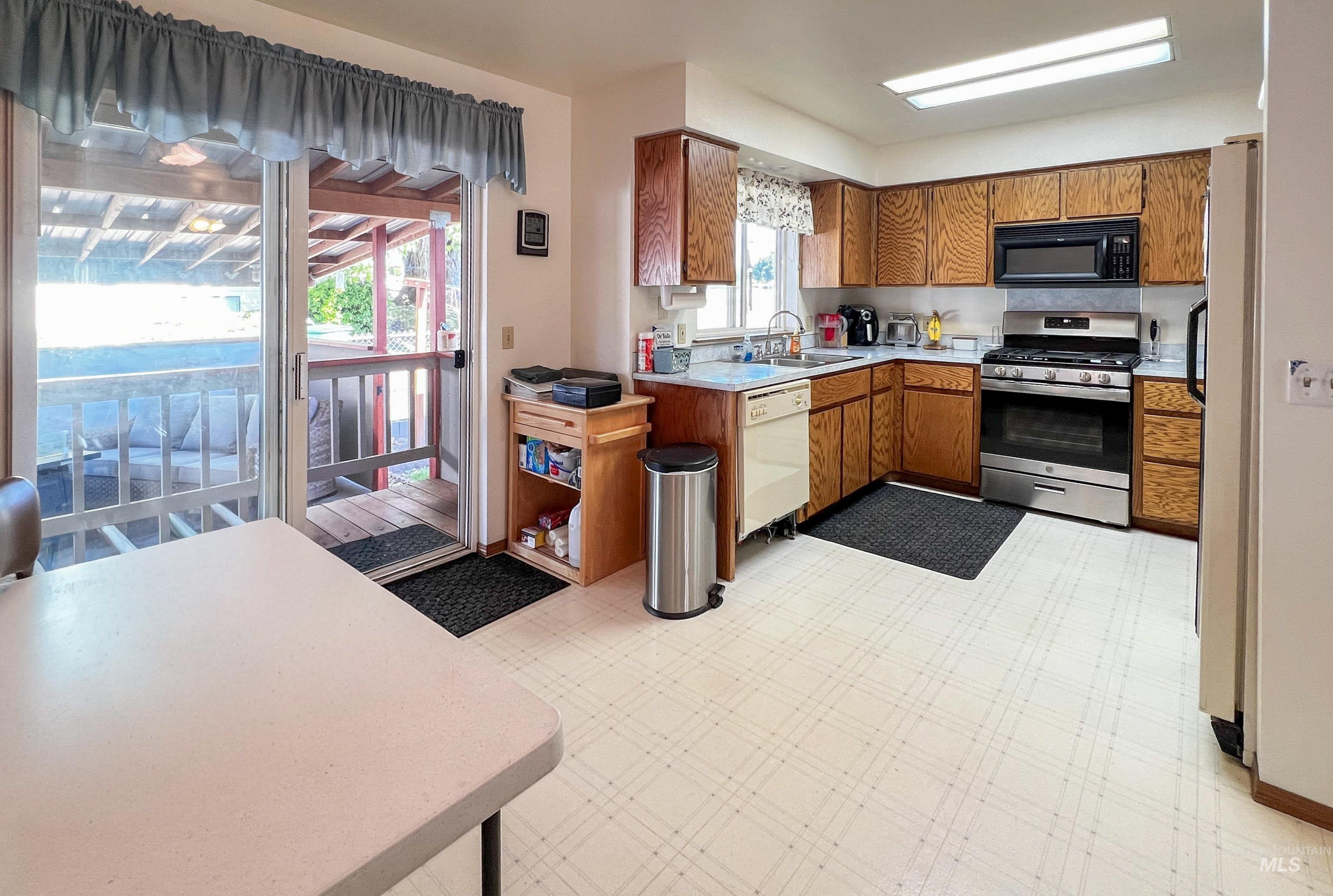 1618 Burrell Ave, Lewiston, Idaho 83501, 3 Bedrooms, 2 Bathrooms, Residential For Sale, Price $359,500, 98987748