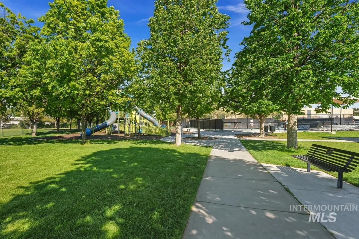 5804 N Applebrook Way, Boise, Idaho 83713, 4 Bedrooms, 3 Bathrooms, Residential For Sale, Price $559,900, 98987750