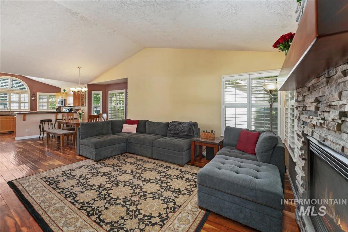 5804 N Applebrook Way, Boise, Idaho 83713, 4 Bedrooms, 3 Bathrooms, Residential For Sale, Price $559,900, 98987750