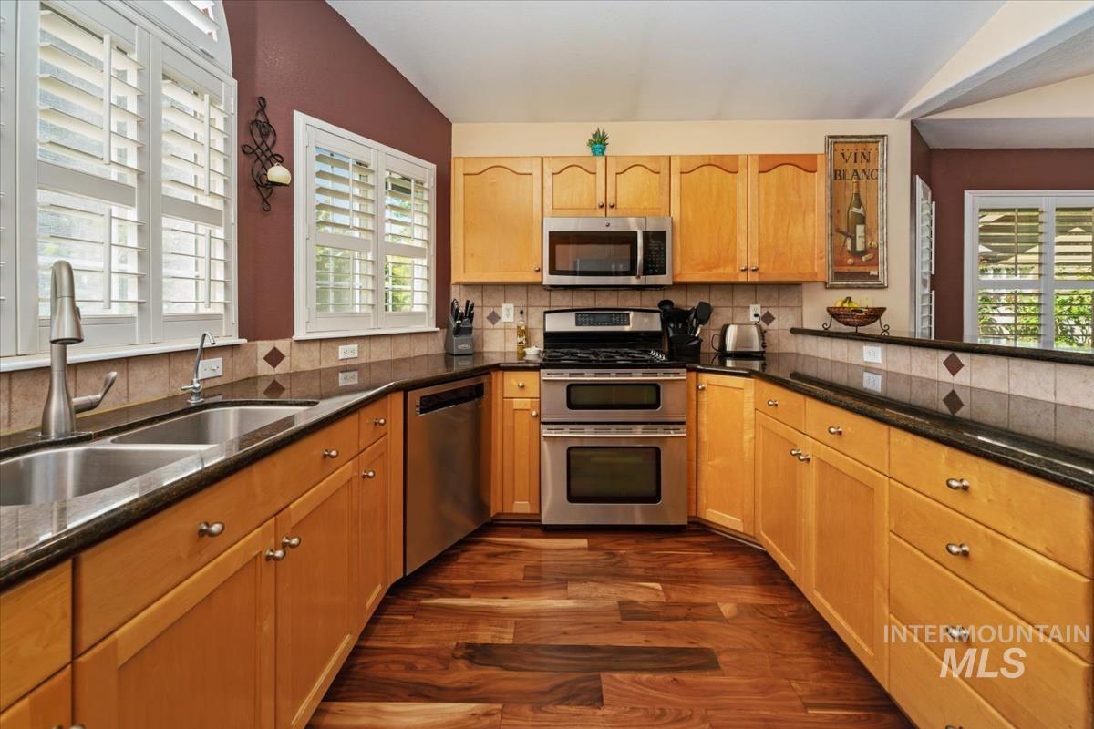5804 N Applebrook Way, Boise, Idaho 83713, 4 Bedrooms, 3 Bathrooms, Residential For Sale, Price $559,900, 98987750