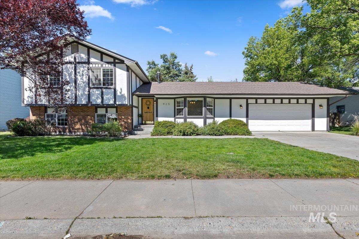 925 N 14th East St, Mountain Home, Idaho 83647, 4 Bedrooms, 3 Bathrooms, Residential For Sale, Price $386,999, 98987760