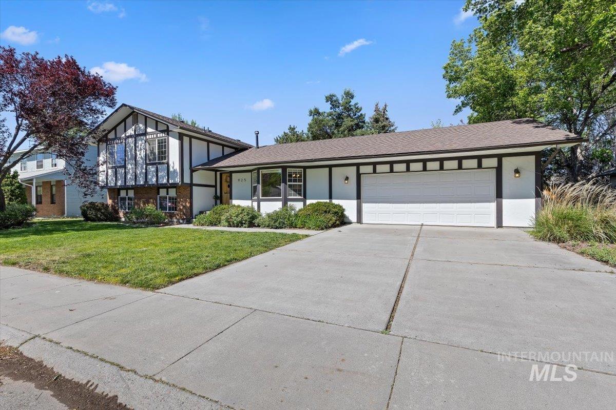 925 N 14th East St, Mountain Home, Idaho 83647, 4 Bedrooms, 3 Bathrooms, Residential For Sale, Price $386,999, 98987760
