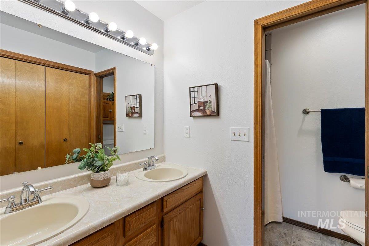 925 N 14th East St, Mountain Home, Idaho 83647, 4 Bedrooms, 3 Bathrooms, Residential For Sale, Price $386,999, 98987760