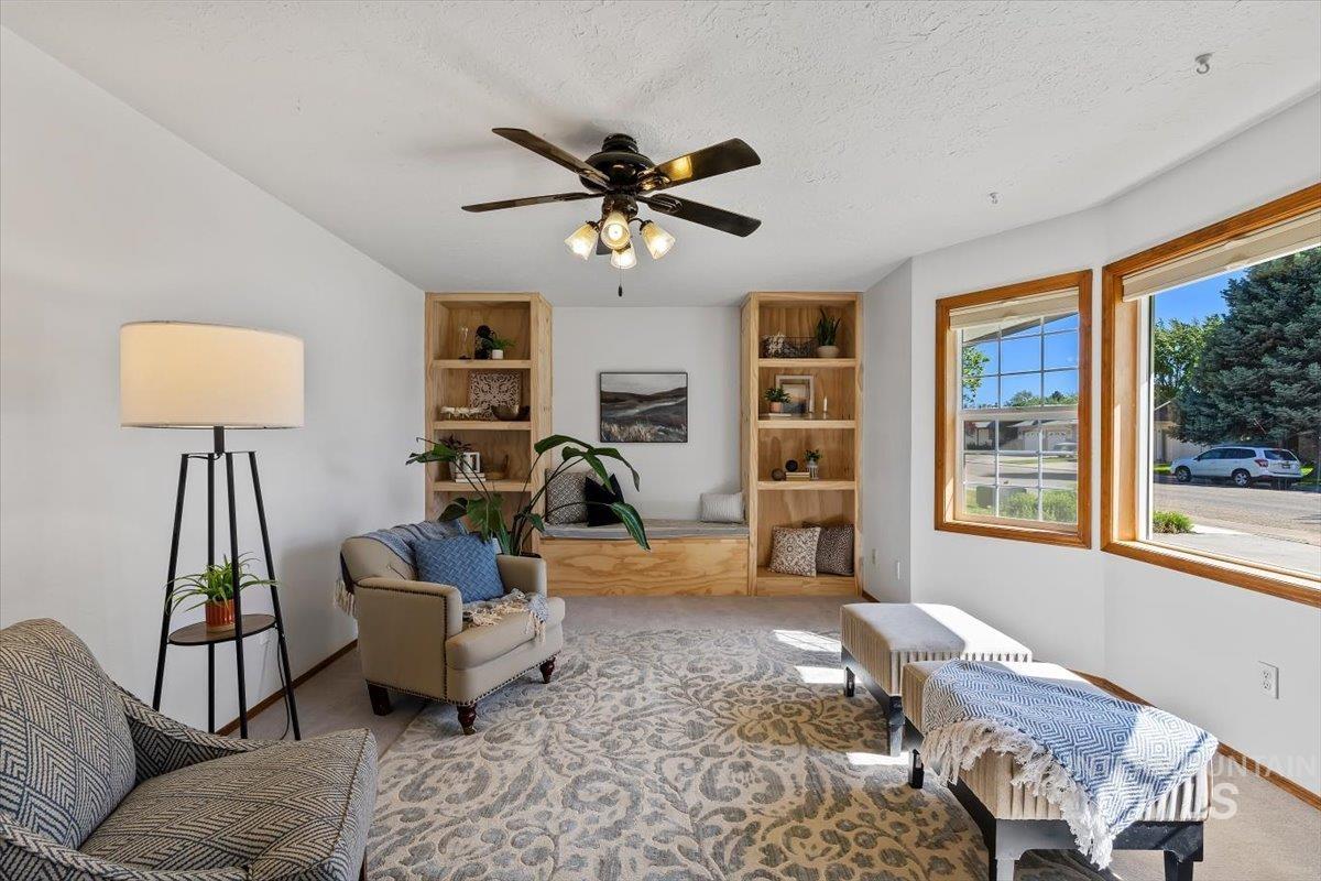 925 N 14th East St, Mountain Home, Idaho 83647, 4 Bedrooms, 3 Bathrooms, Residential For Sale, Price $386,999, 98987760