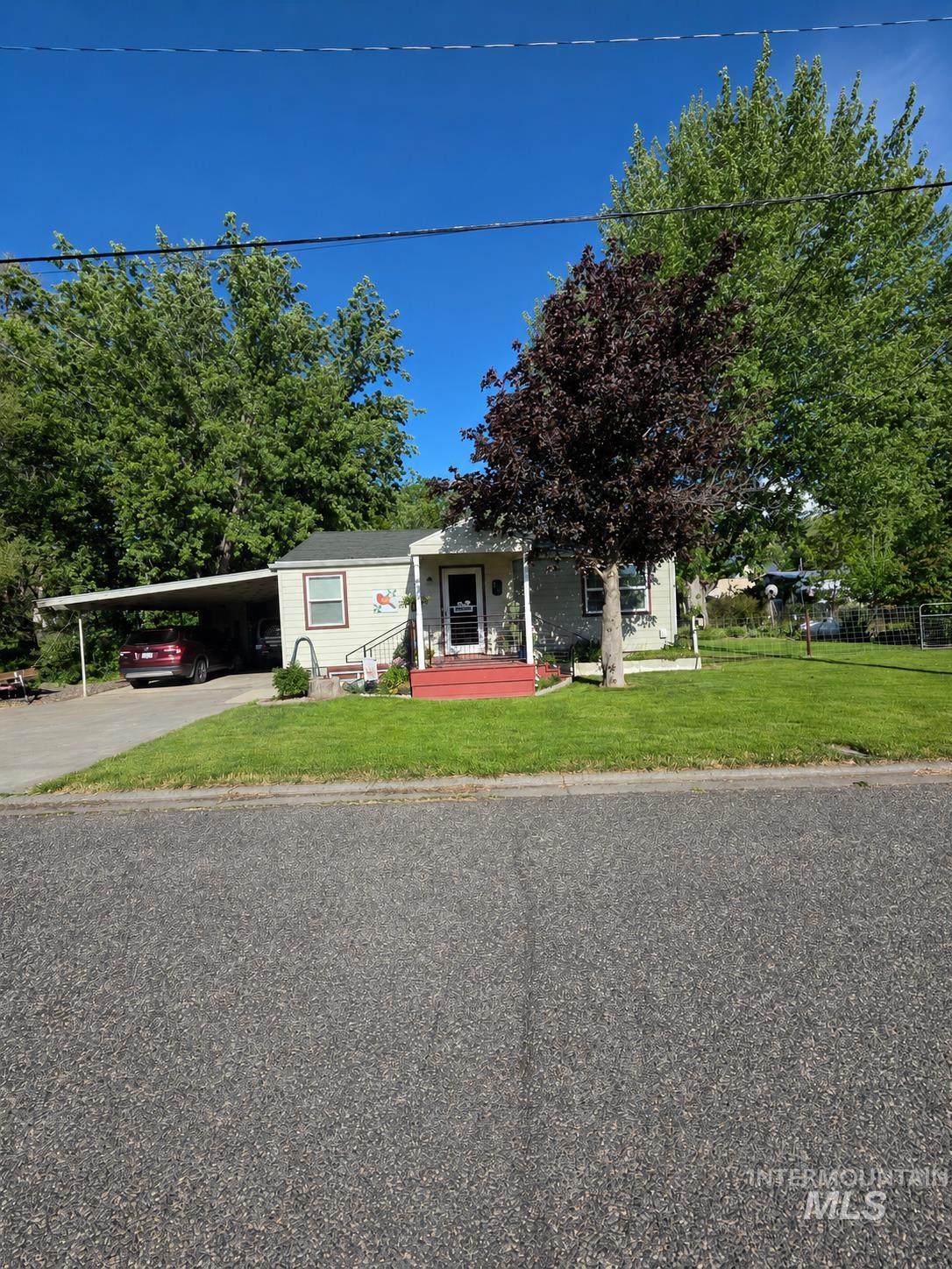 109 3rd Street, Pomeroy, Washington 99347, 3 Bedrooms, 2 Bathrooms, Residential For Sale, Price $270,000, 98987764
