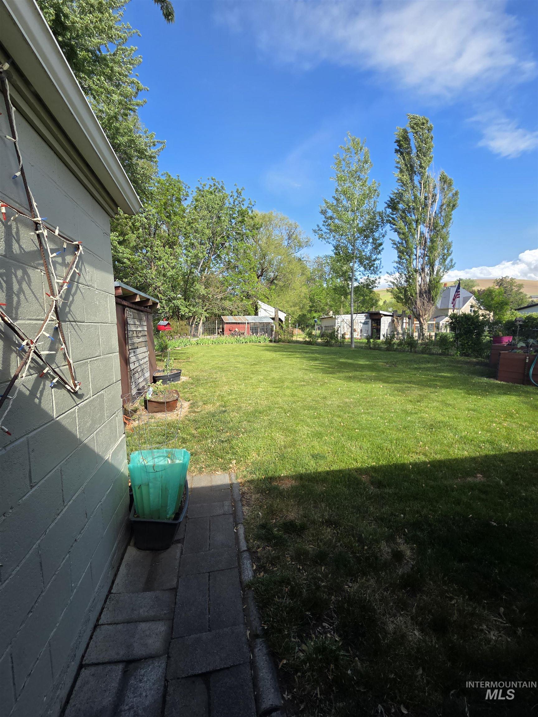109 3rd Street, Pomeroy, Washington 99347, 3 Bedrooms, 2 Bathrooms, Residential For Sale, Price $270,000, 98987764
