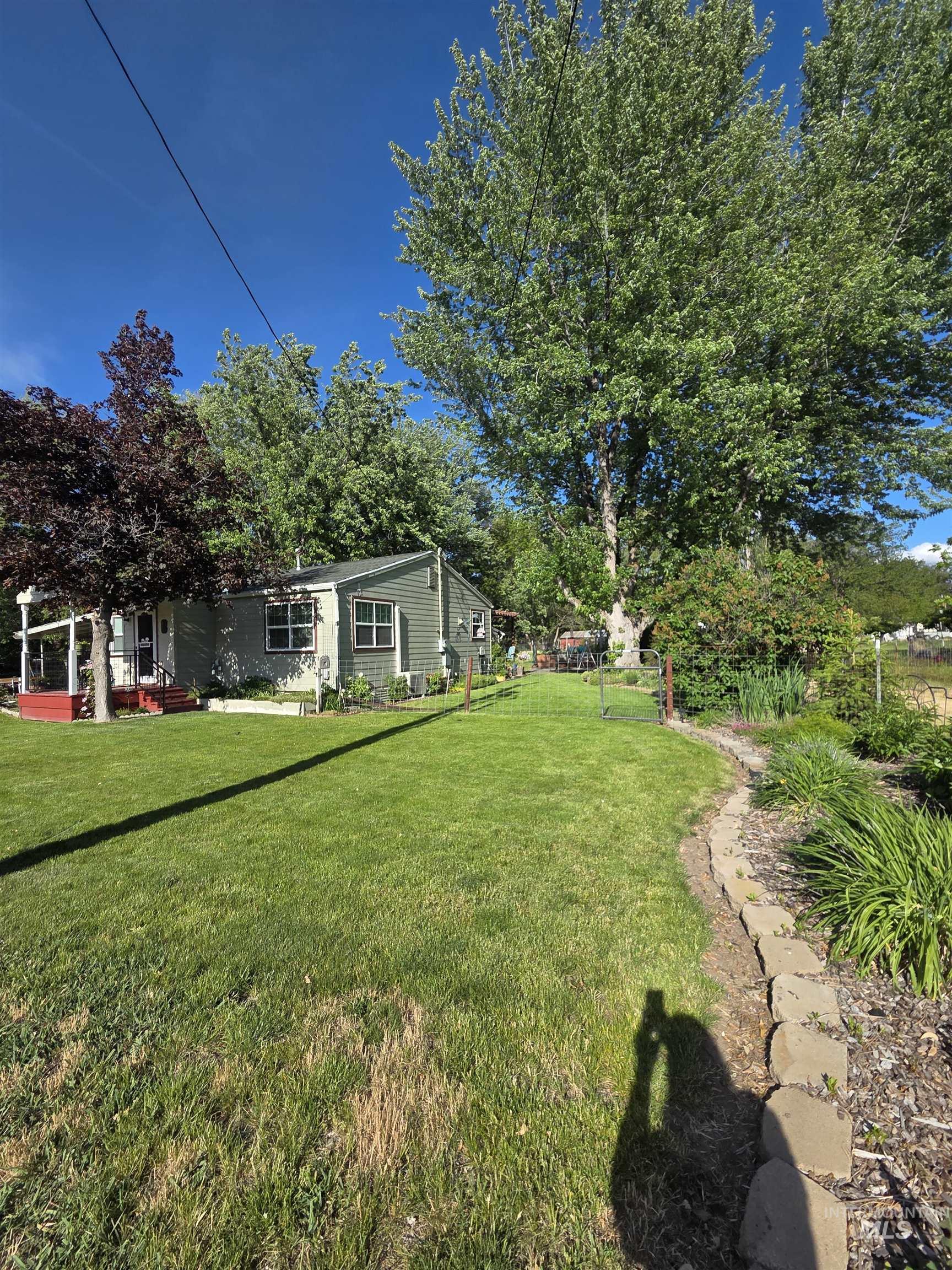 109 3rd Street, Pomeroy, Washington 99347, 3 Bedrooms, 2 Bathrooms, Residential For Sale, Price $270,000, 98987764