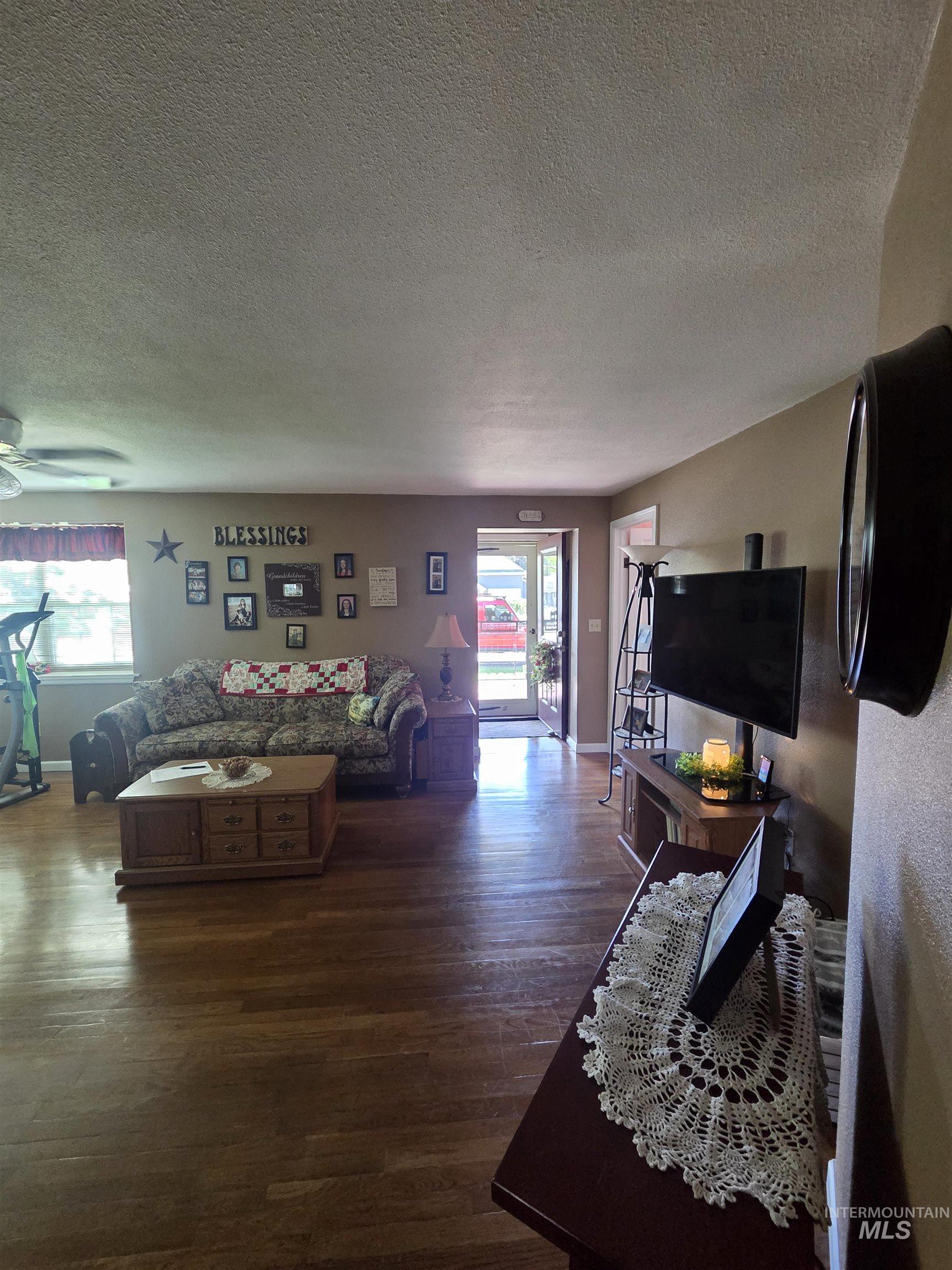 109 3rd Street, Pomeroy, Washington 99347, 3 Bedrooms, 2 Bathrooms, Residential For Sale, Price $270,000, 98987764