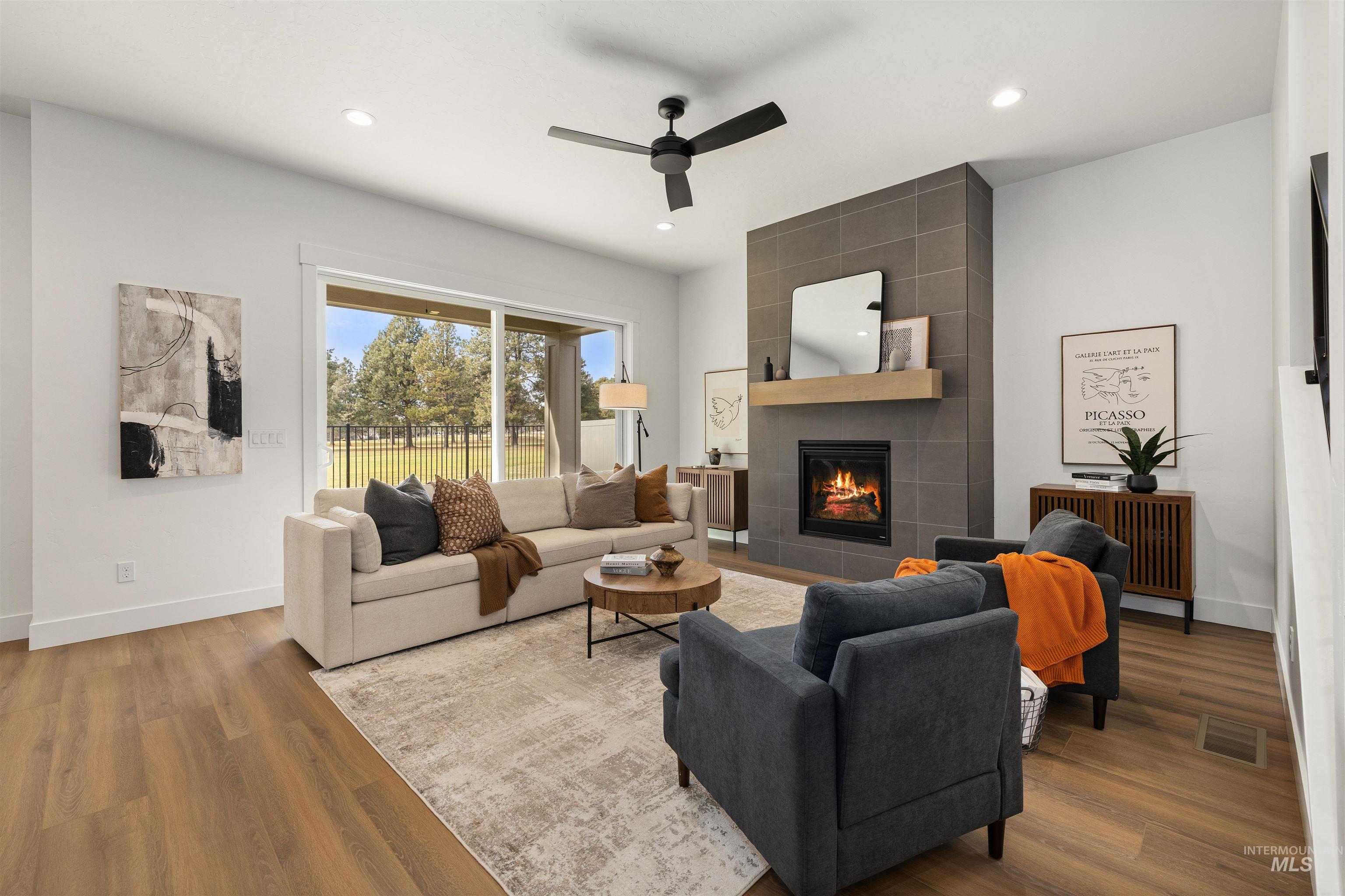 725 N Hiltonhead Way, Eagle, Idaho 83616-000, 3 Bedrooms, 2.5 Bathrooms, Residential For Sale, Price $825,000, 98987765