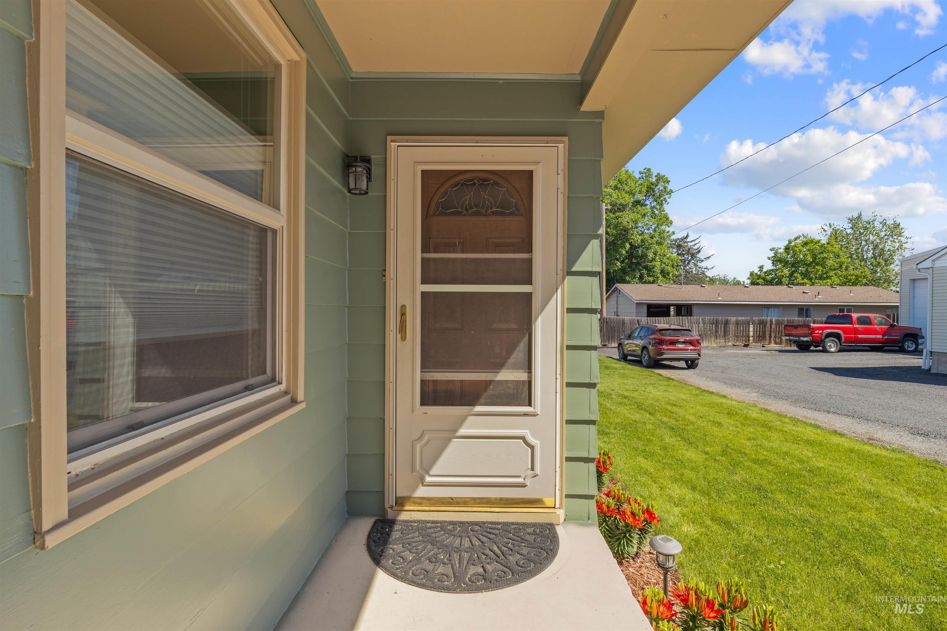 627 Park Ave. #B, Lewiston, Idaho 83501, 2 Bedrooms, 1 Bathroom, Residential For Sale, Price $315,000, 98987767