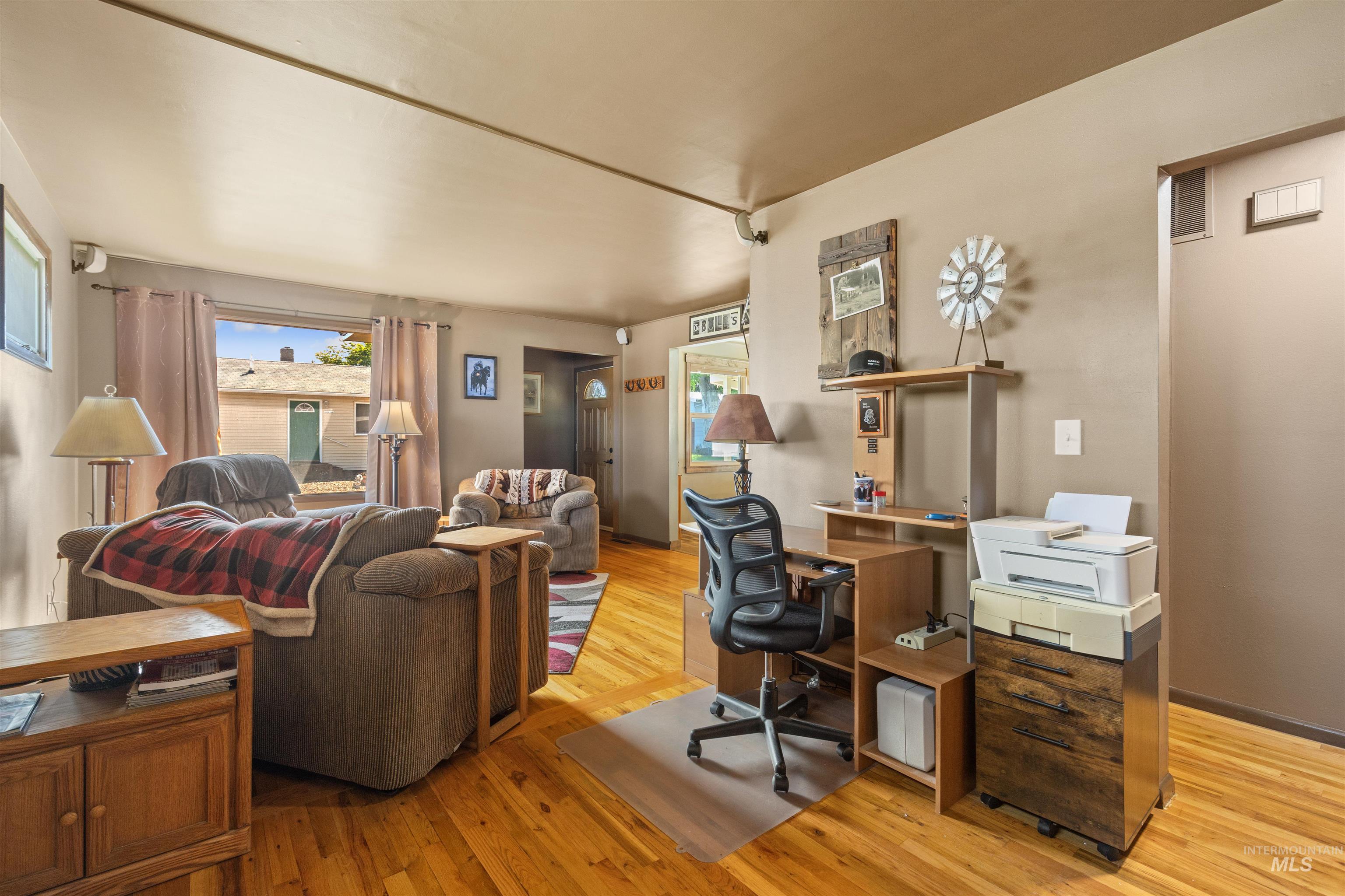 627 Park Ave. #B, Lewiston, Idaho 83501, 2 Bedrooms, 1 Bathroom, Residential For Sale, Price $315,000, 98987767