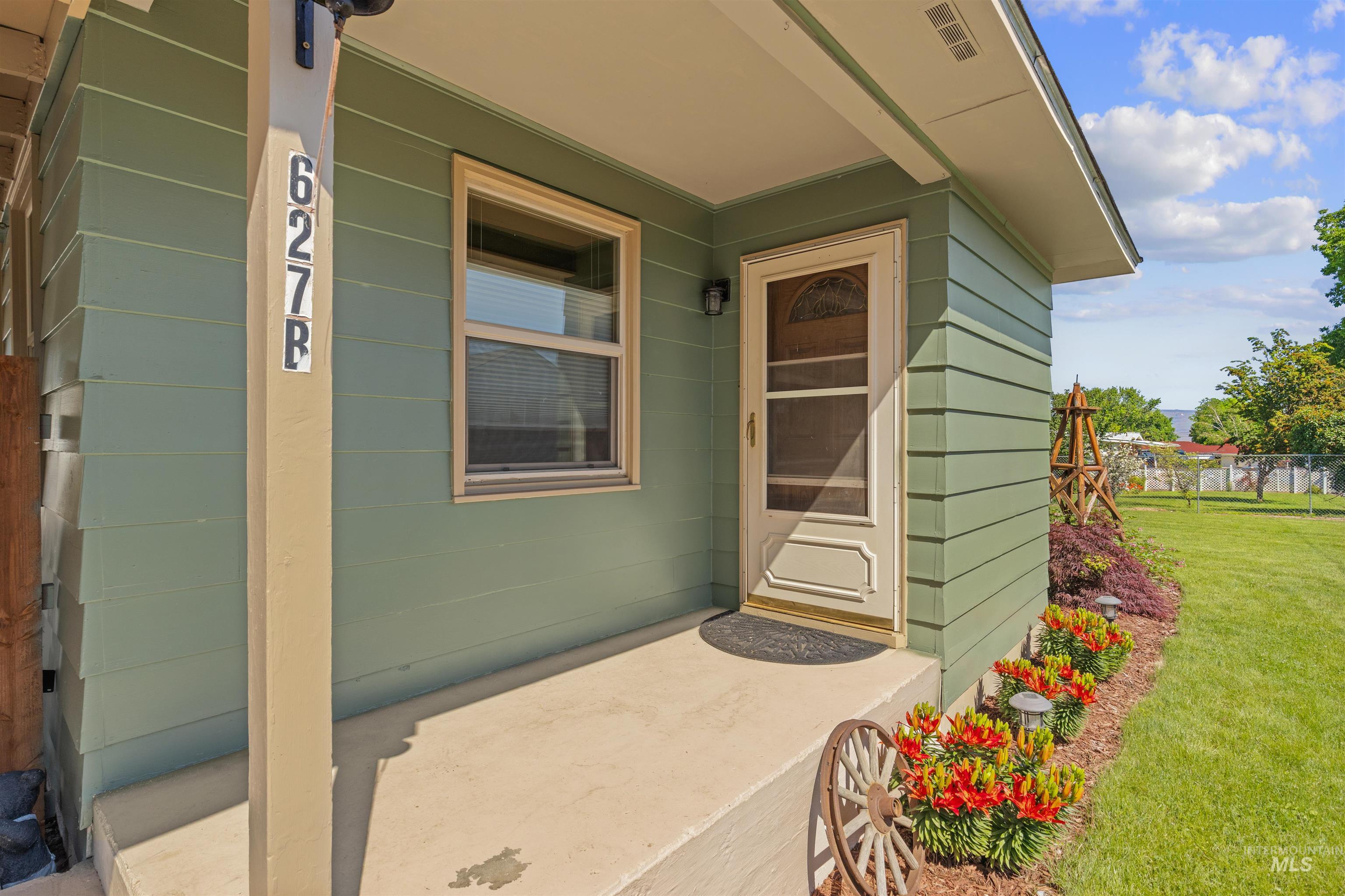 627 Park Ave. #B, Lewiston, Idaho 83501, 2 Bedrooms, 1 Bathroom, Residential For Sale, Price $315,000, 98987767