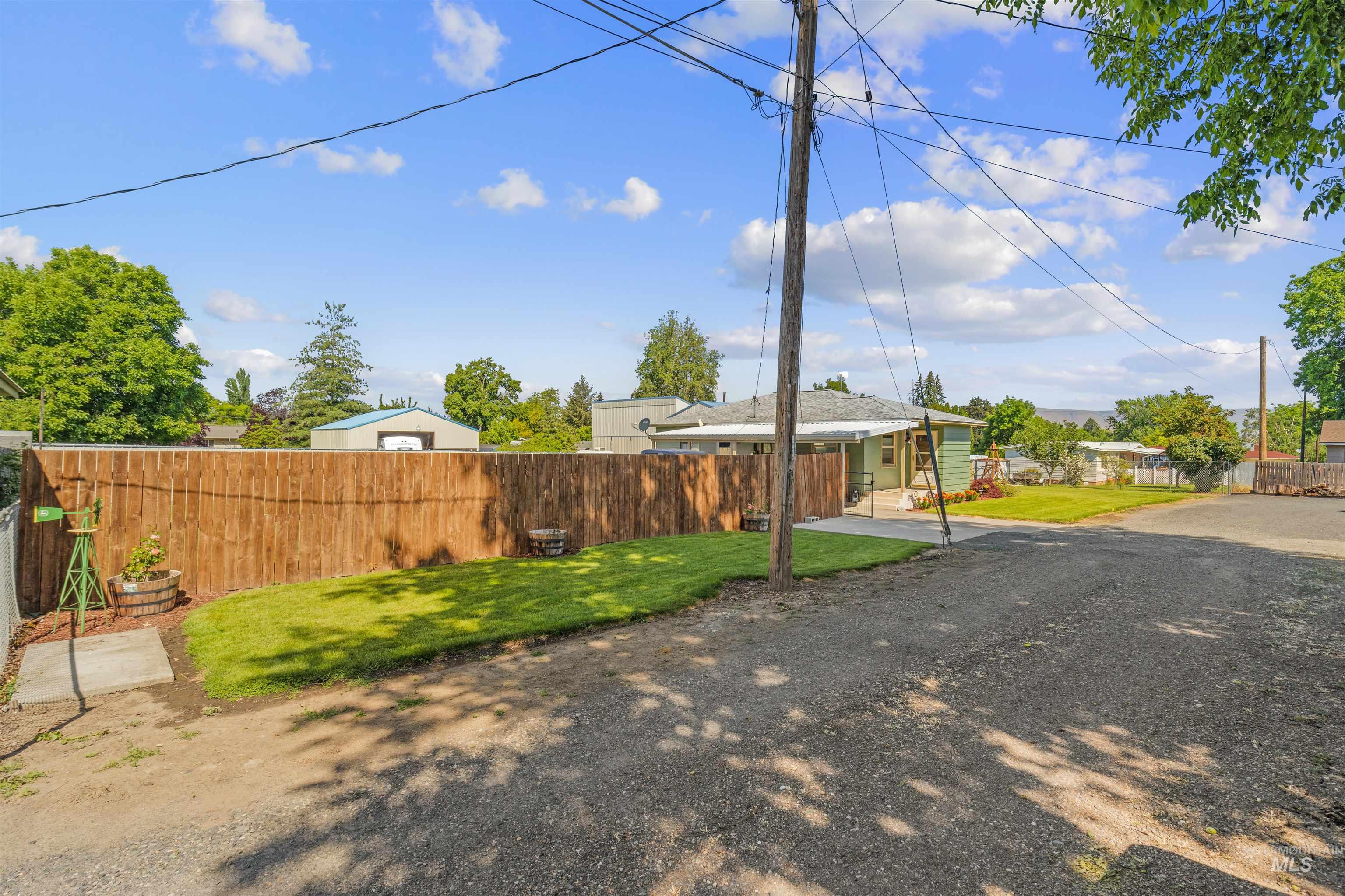 627 Park Ave. #B, Lewiston, Idaho 83501, 2 Bedrooms, 1 Bathroom, Residential For Sale, Price $315,000, 98987767