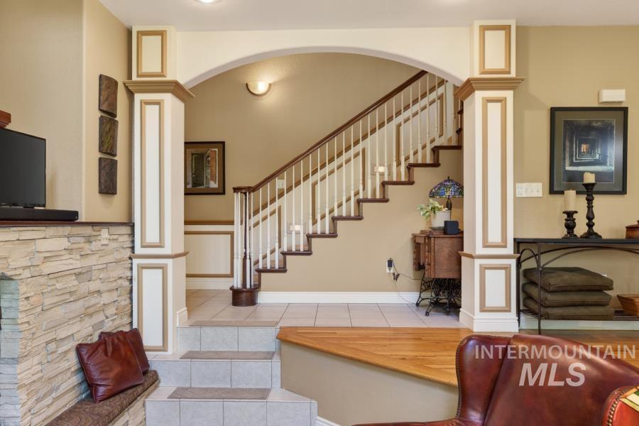 1761 Little Bear Ridge, Troy, Idaho 83871, 3 Bedrooms, 3 Bathrooms, Residential For Sale, Price $1,100,000, 98987768