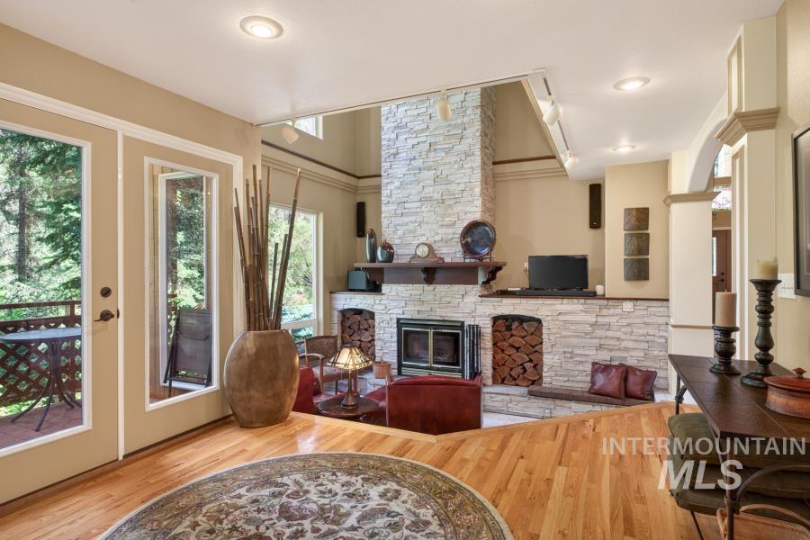 1761 Little Bear Ridge, Troy, Idaho 83871, 3 Bedrooms, 3 Bathrooms, Residential For Sale, Price $1,100,000, 98987768