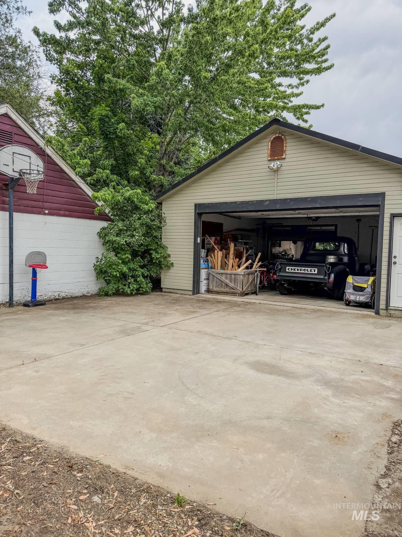 924 W 1st Street, Weiser, Idaho 83672, 3 Bedrooms, 2 Bathrooms, Residential For Sale, Price $374,000, 98987771