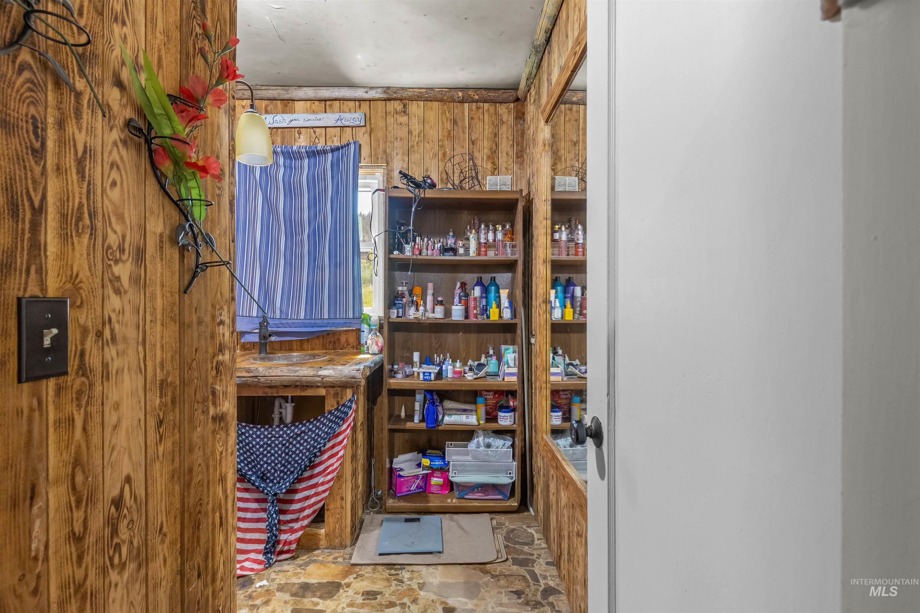 454 Mt Idaho Grade Rd, Grangeville, Idaho 83530, 4 Bedrooms, 1 Bathroom, Residential For Sale, Price $374,900, 98987772