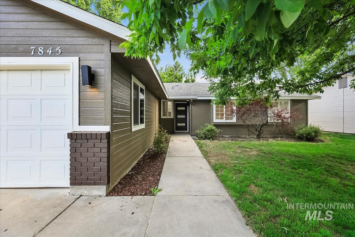 7845 W Gillis St, Boise, Idaho 83714, 3 Bedrooms, 2 Bathrooms, Residential For Sale, Price $489,900, 98987774