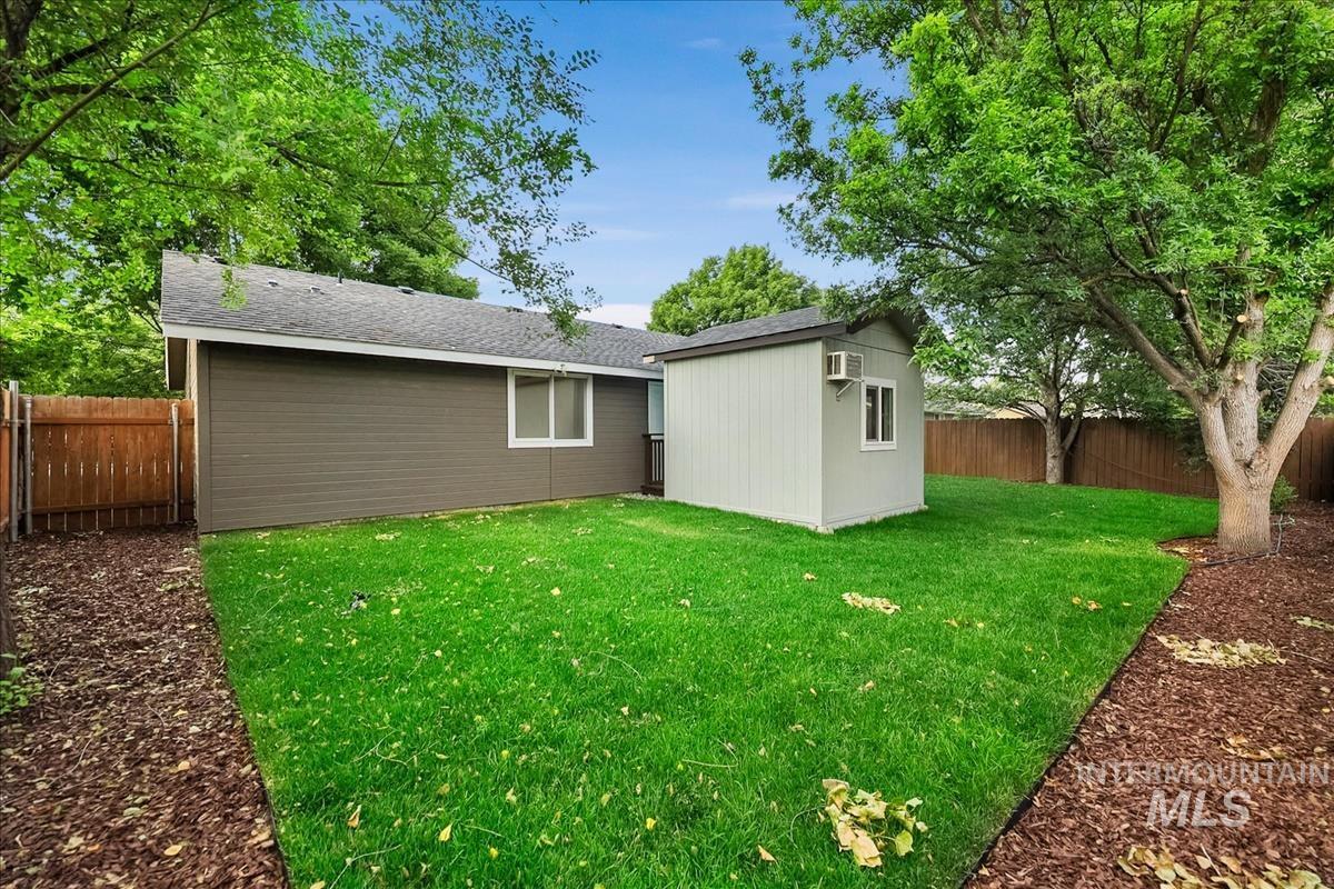 7845 W Gillis St, Boise, Idaho 83714, 3 Bedrooms, 2 Bathrooms, Residential For Sale, Price $489,900, 98987774