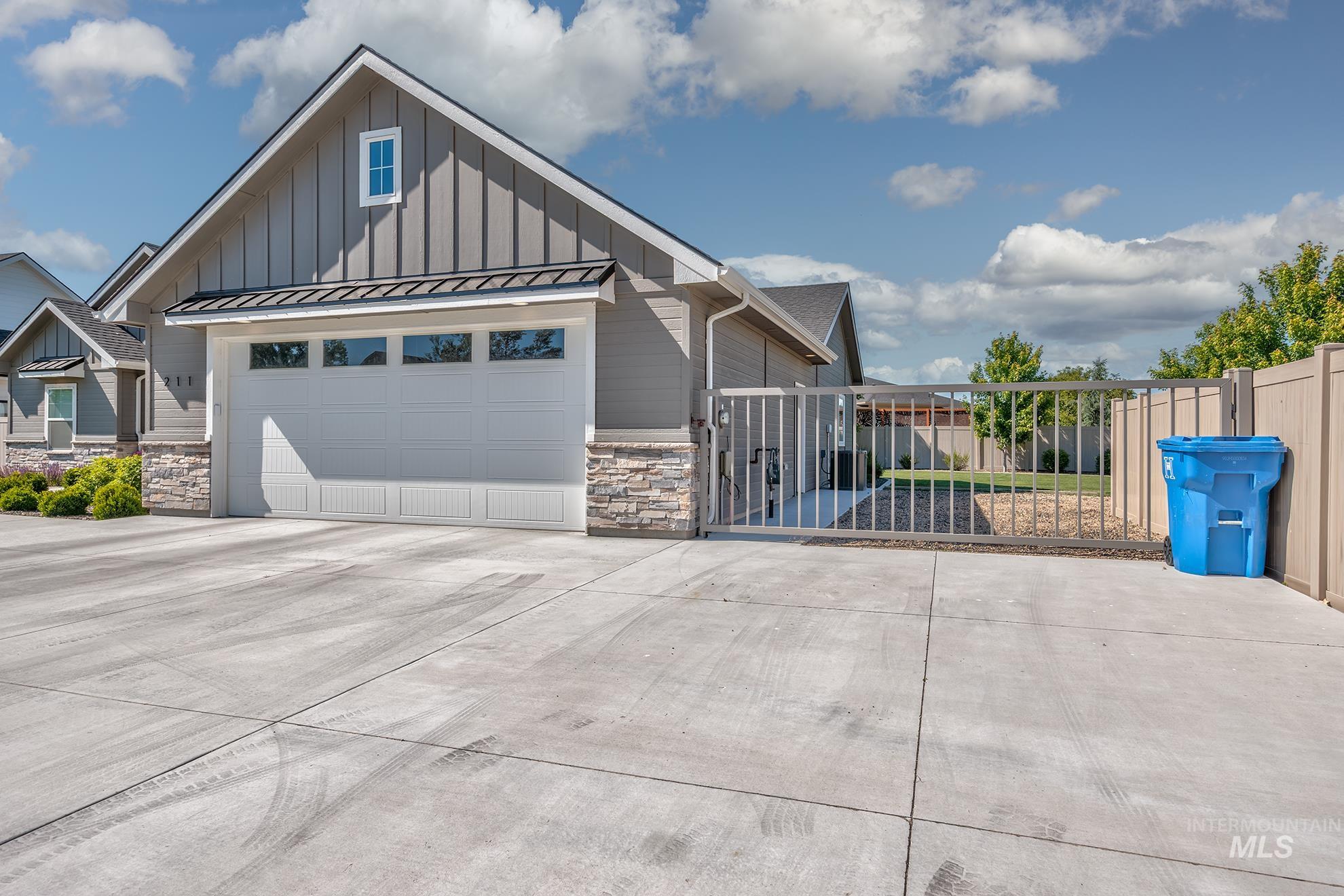 211 NE 8th Street, Fruitland, Idaho 83619, 3 Bedrooms, 2 Bathrooms, Residential For Sale, Price $525,000, 98987784