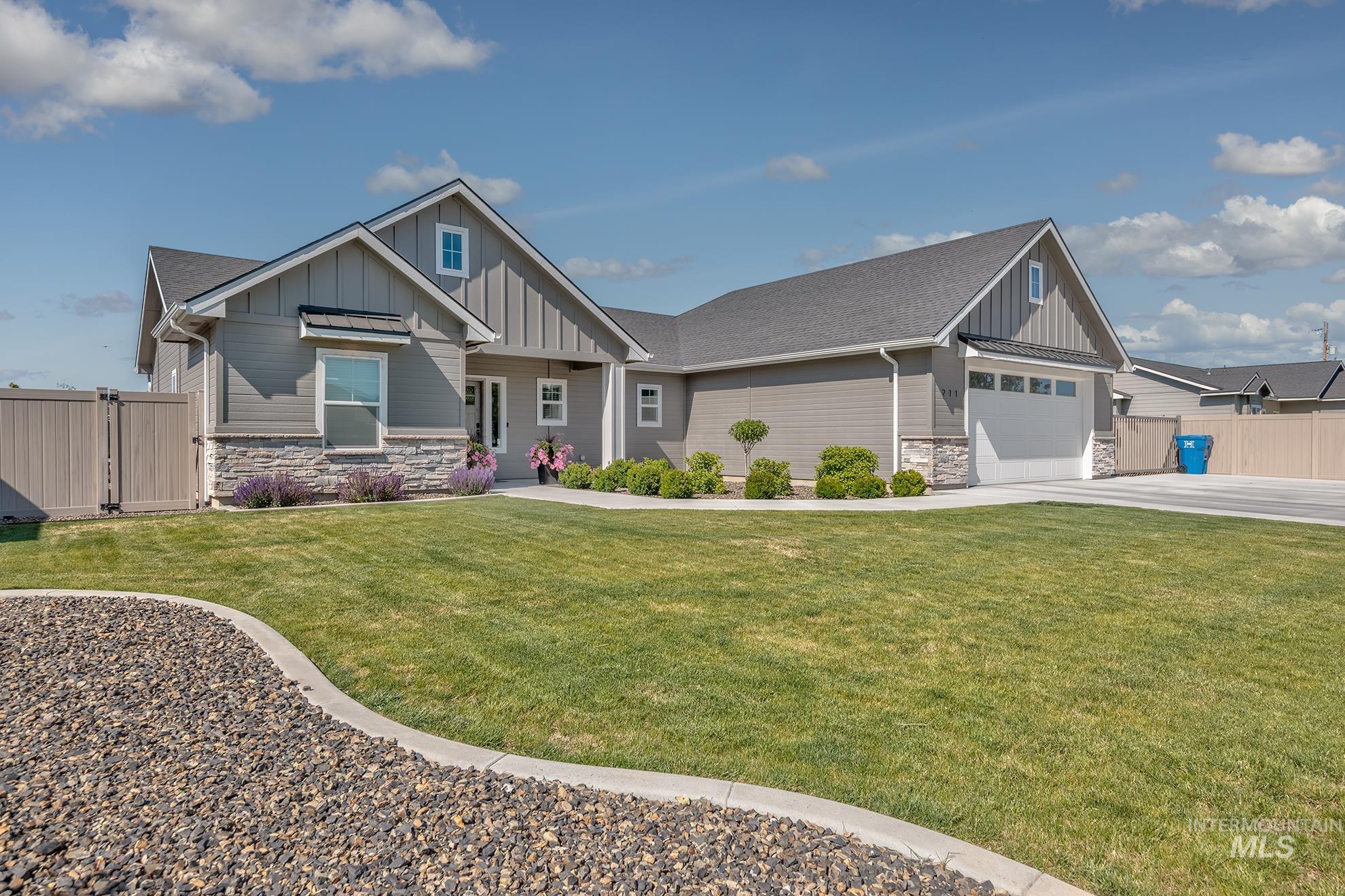 211 NE 8th Street, Fruitland, Idaho 83619, 3 Bedrooms, 2 Bathrooms, Residential For Sale, Price $525,000, 98987784