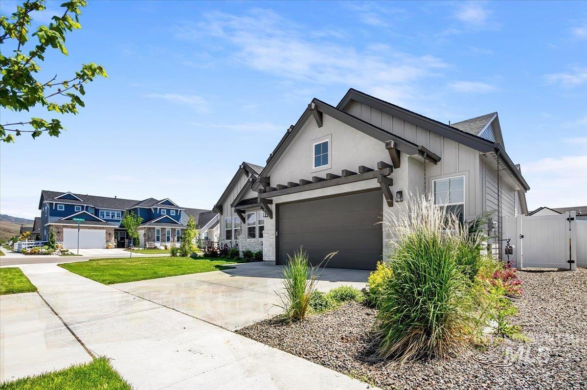 7407 W Diamond Lake Drive, Boise, Idaho 83714, 3 Bedrooms, 2.5 Bathrooms, Residential For Sale, Price $1,025,000, 98987785