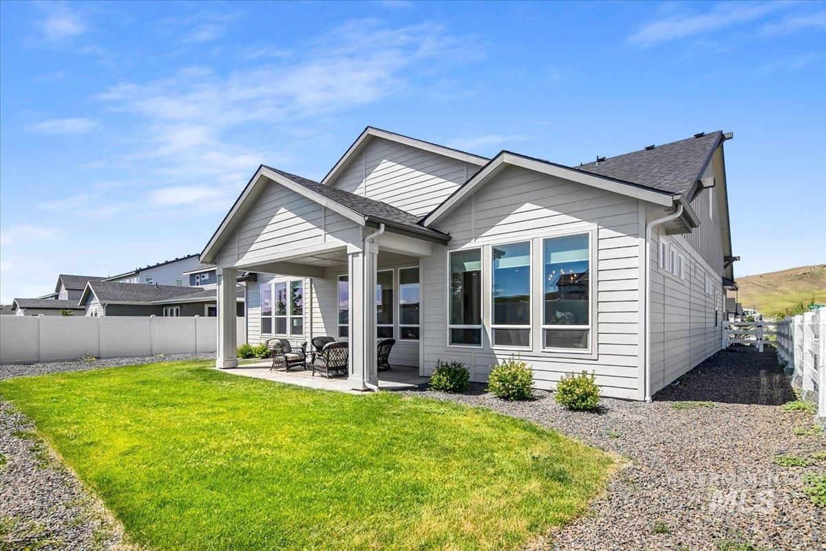 7407 W Diamond Lake Drive, Boise, Idaho 83714, 3 Bedrooms, 2.5 Bathrooms, Residential For Sale, Price $1,025,000, 98987785