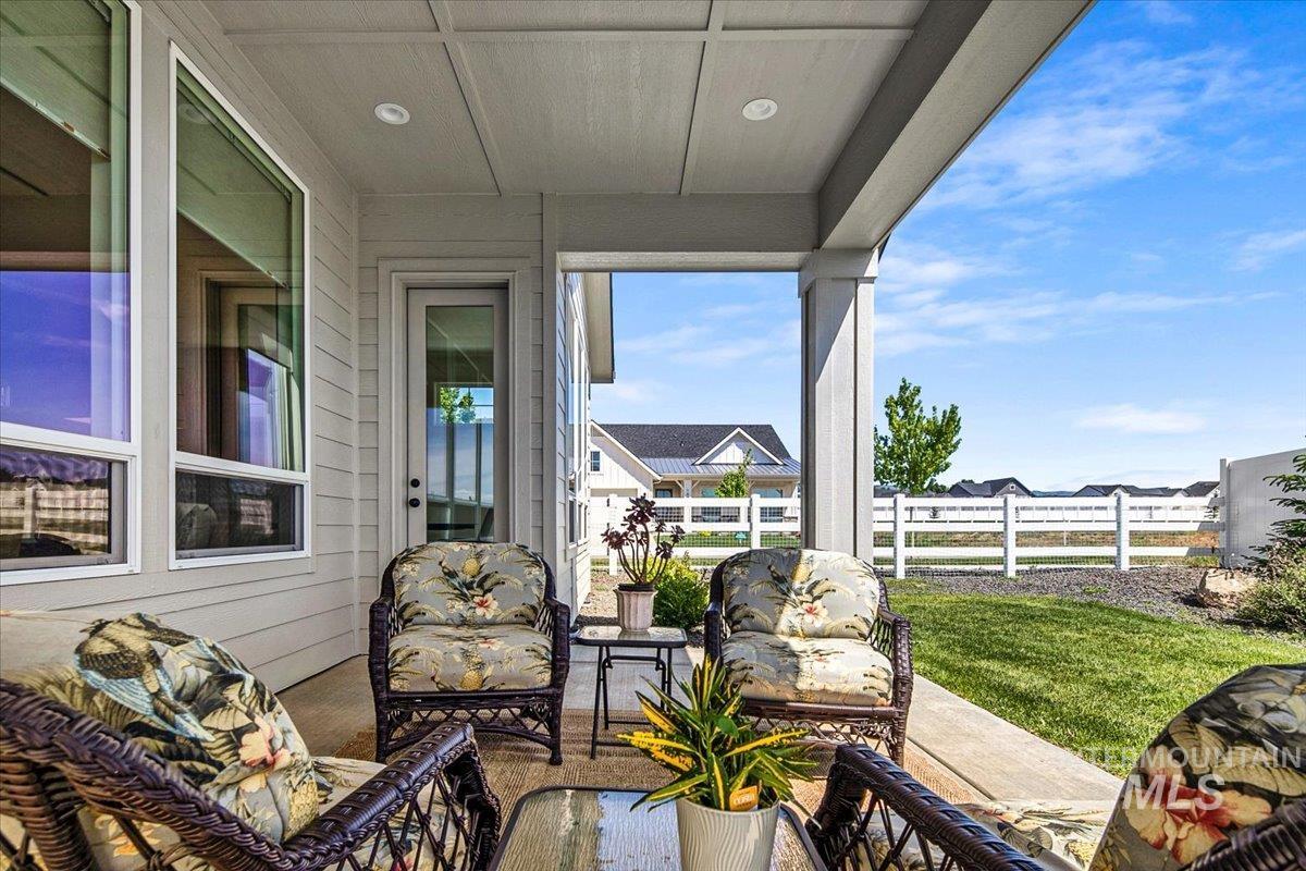 7407 W Diamond Lake Drive, Boise, Idaho 83714, 3 Bedrooms, 2.5 Bathrooms, Residential For Sale, Price $1,025,000, 98987785