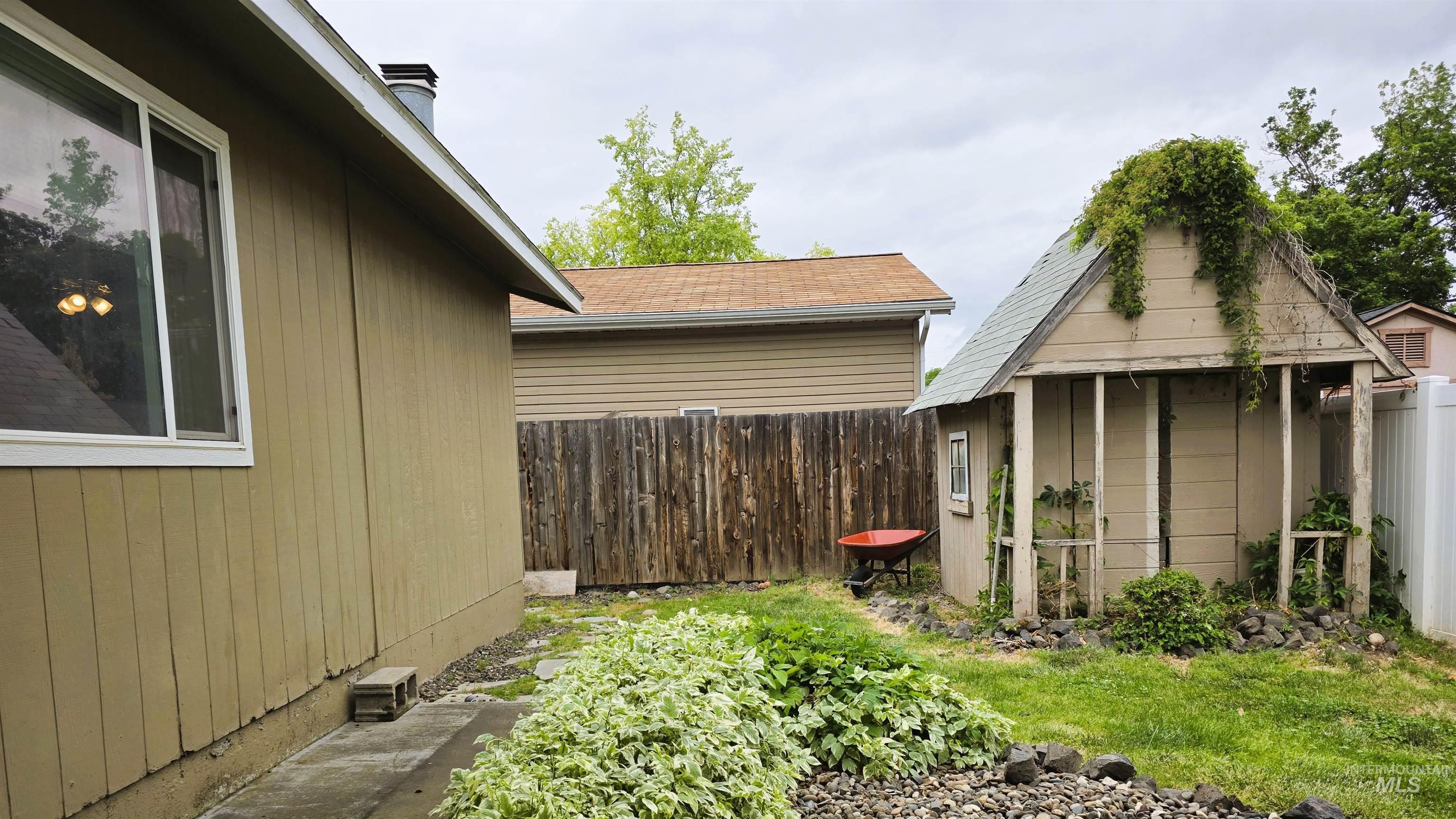 707 Park Ave, Lewiston, Idaho 83501, 3 Bedrooms, 2 Bathrooms, Residential For Sale, Price $379,900, 98987786