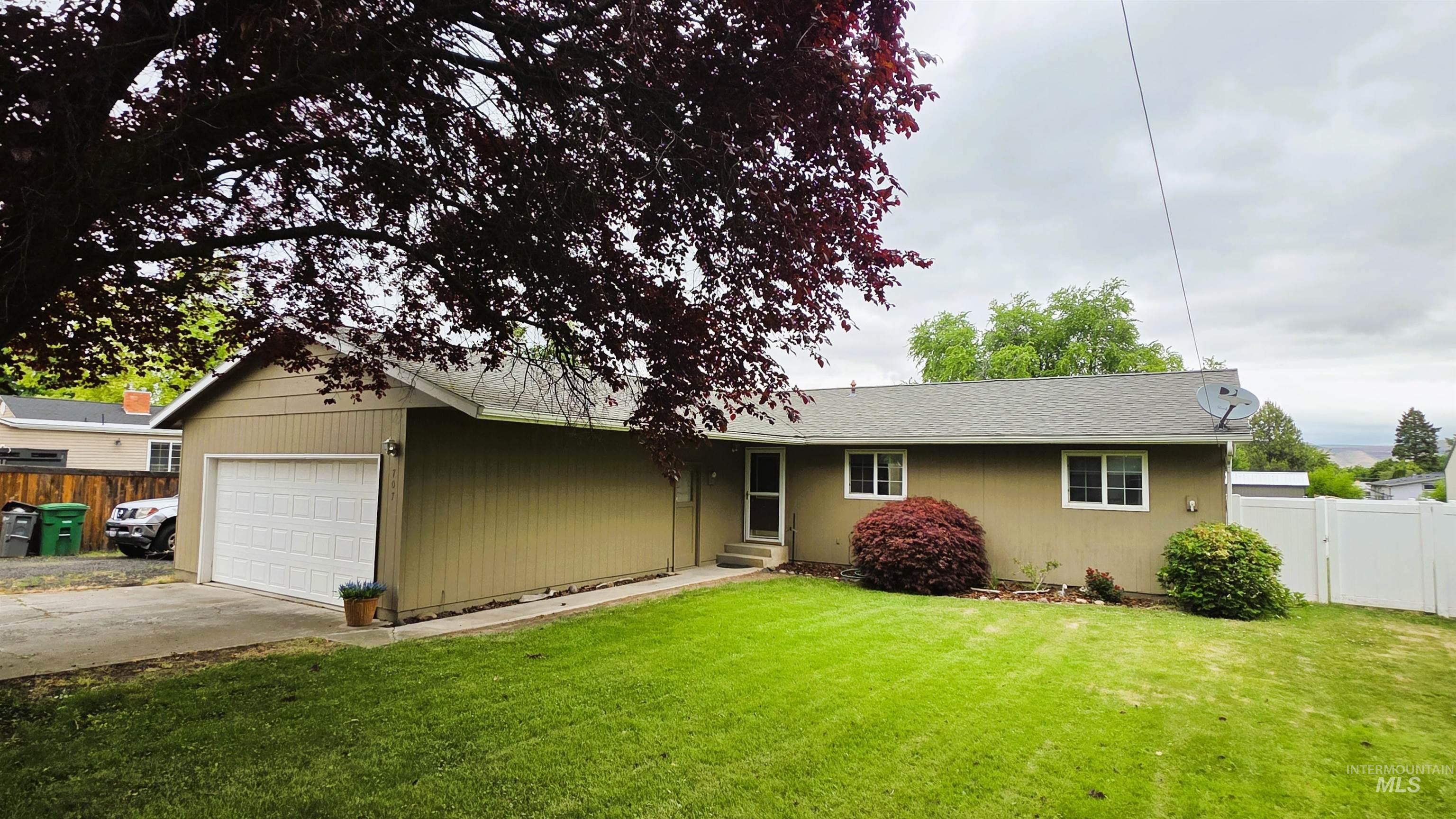707 Park Ave, Lewiston, Idaho 83501, 3 Bedrooms, 2 Bathrooms, Residential For Sale, Price $379,900, 98987786