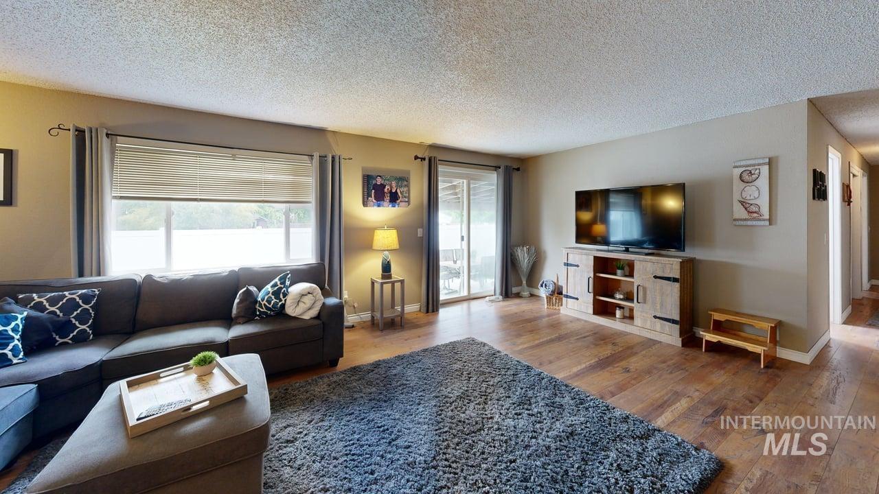 707 Park Ave, Lewiston, Idaho 83501, 3 Bedrooms, 2 Bathrooms, Residential For Sale, Price $379,900, 98987786