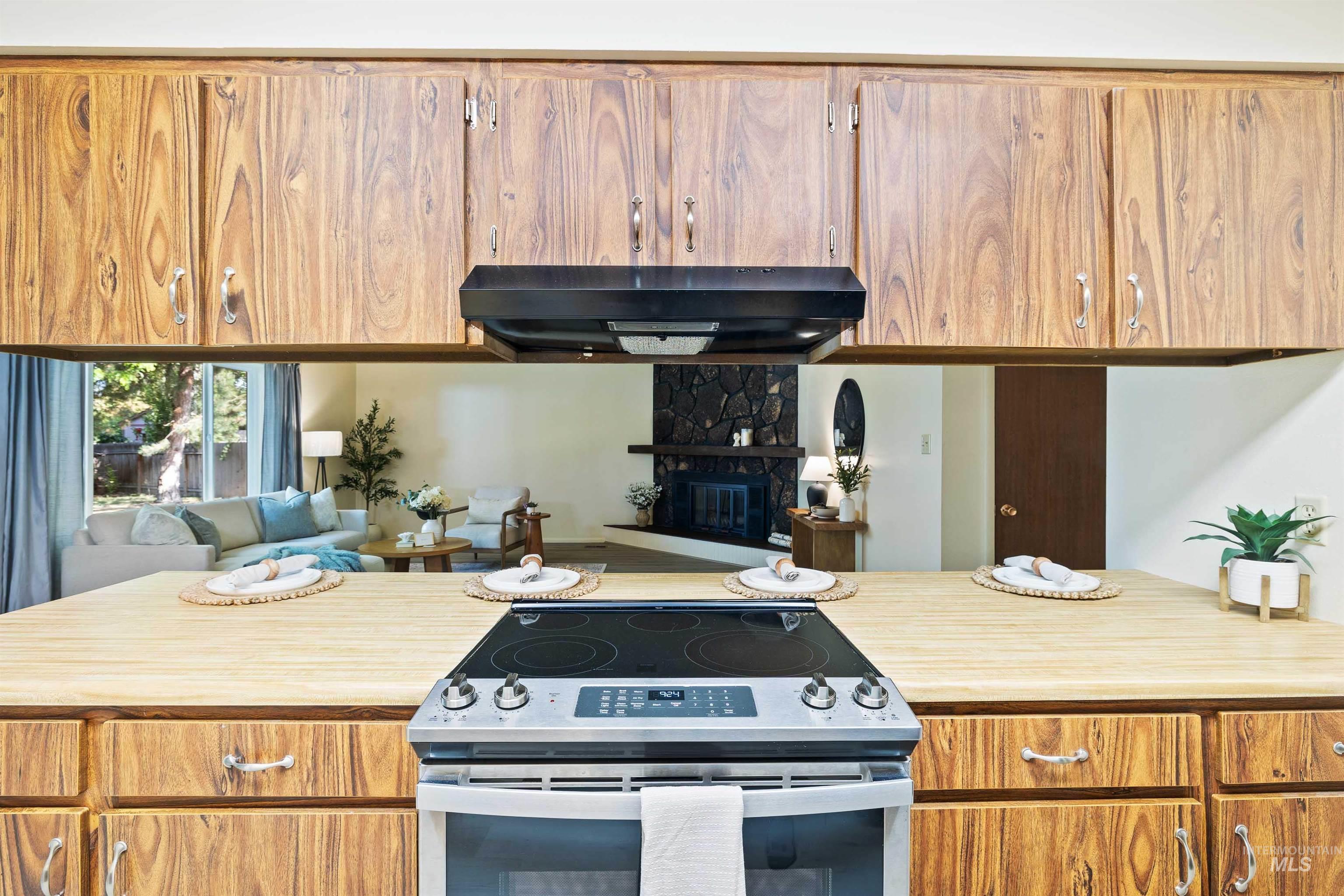 551 Park Meadows Circle, Twin Falls, Idaho 83301, 3 Bedrooms, 2 Bathrooms, Residential For Sale, Price $354,900, 98987800