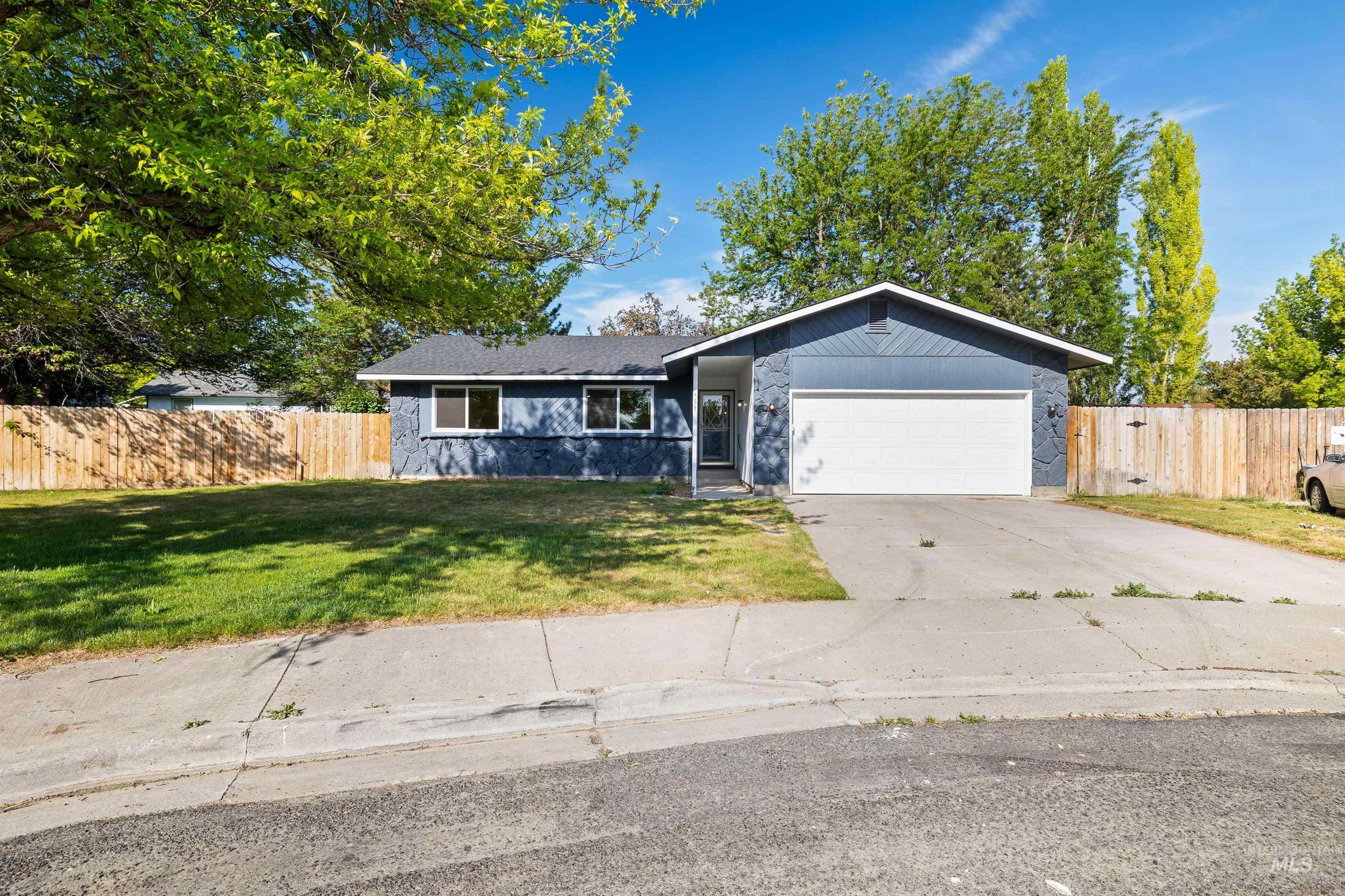 551 Park Meadows Circle, Twin Falls, Idaho 83301, 3 Bedrooms, 2 Bathrooms, Residential For Sale, Price $354,900, 98987800