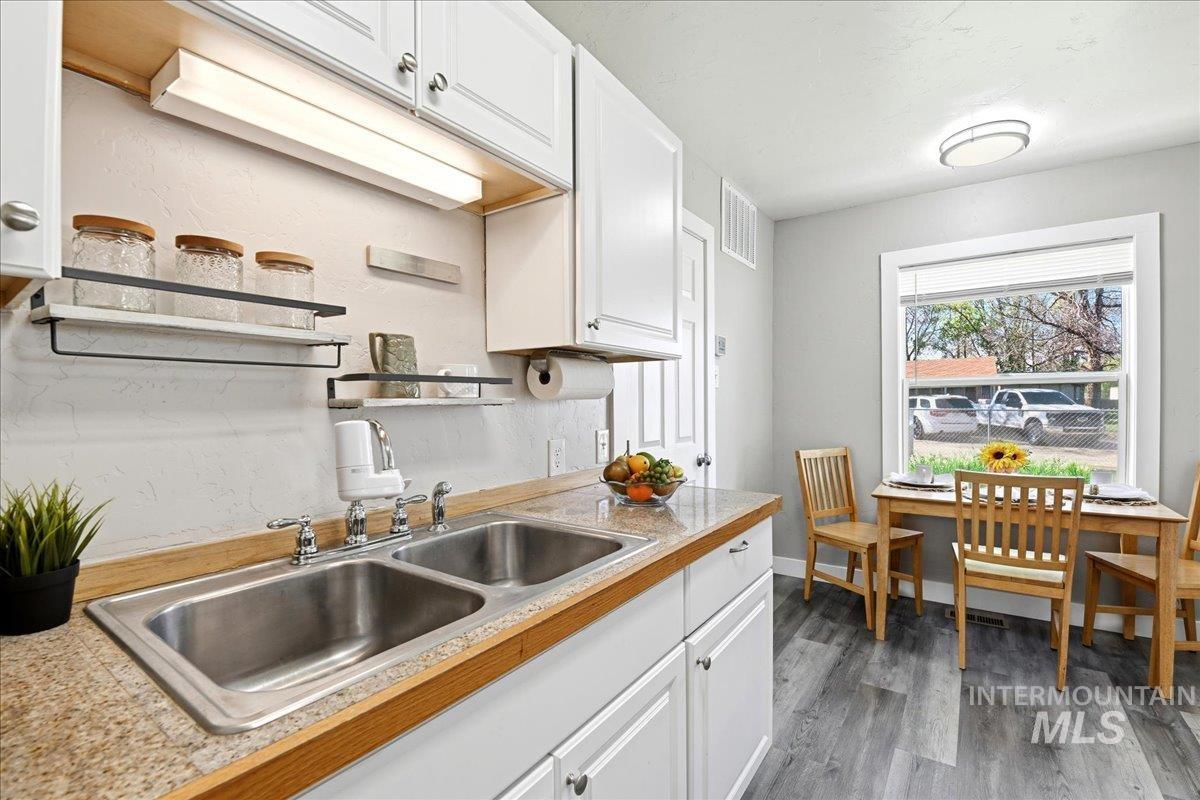 103 S 16th Ave, Caldwell, Idaho 83605, 2 Bedrooms, 1 Bathroom, Residential For Sale, Price $279,900, 98987801